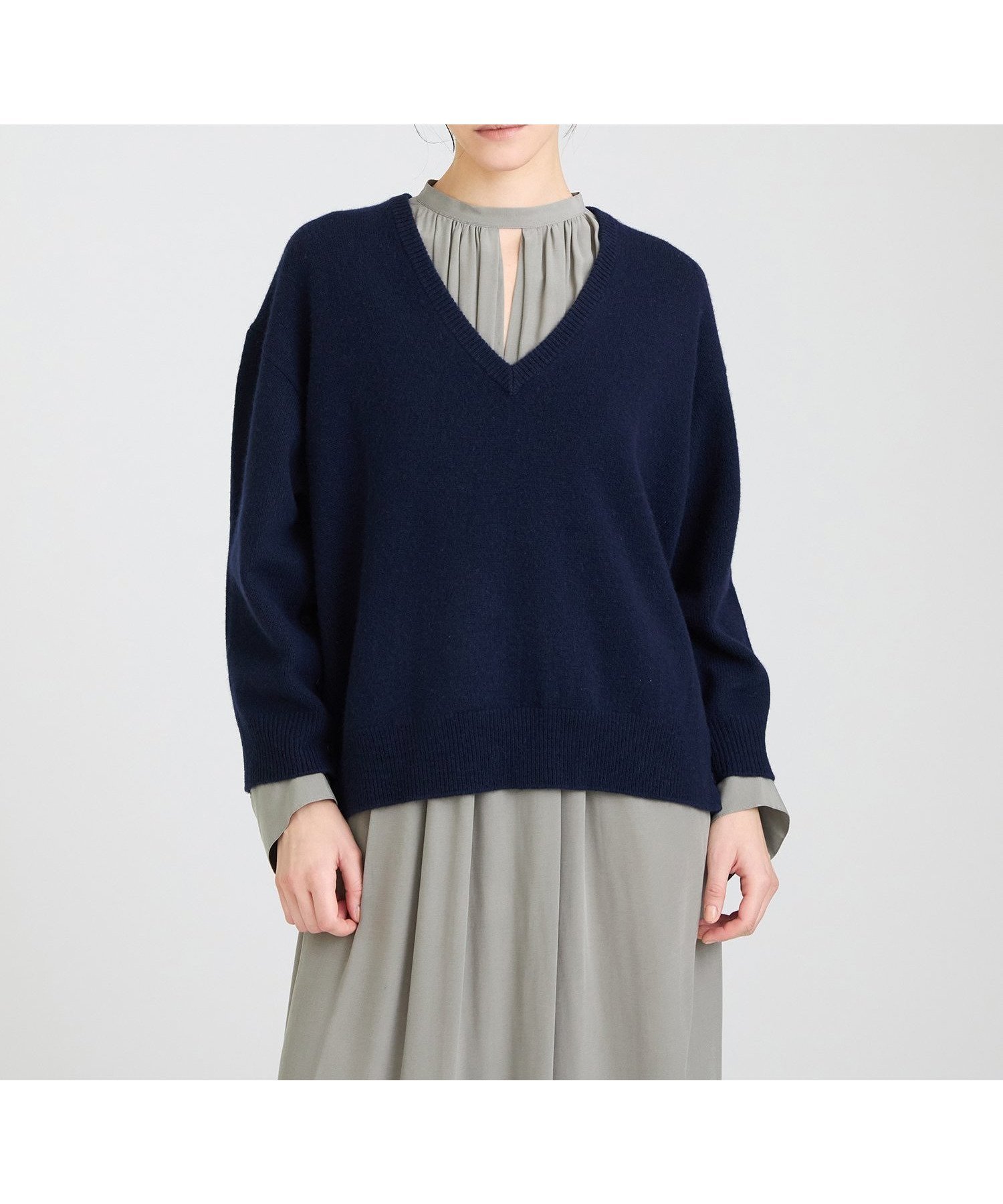 【ハウス オブ ロータス/HOUSE OF LOTUS】のウールVネックプルオーバー インテリア・キッズ・メンズ・レディースファッション・服の通販 founy(ファニー) 　ファッション　Fashion　レディースファッション　Fashion for Women　トップス・カットソー　Cut & Sew Tops　カジュアルプルオーバー・ニットトップス　Pullovers & Knit Tops / Casual Pullovers　Vネックトップス　V-Neck Tops / V-Cut Neckline Shirts　スリット　Slit, Slit Detail　フェミニン　Feminine, Girly　ポンチョ　Poncho, Cape Style　ミックス　Mix, Mixed Style　ミドル　Middle Length, Mid Height　ネイビー|ID: prp329100004635668 ipo3291000000033389587
