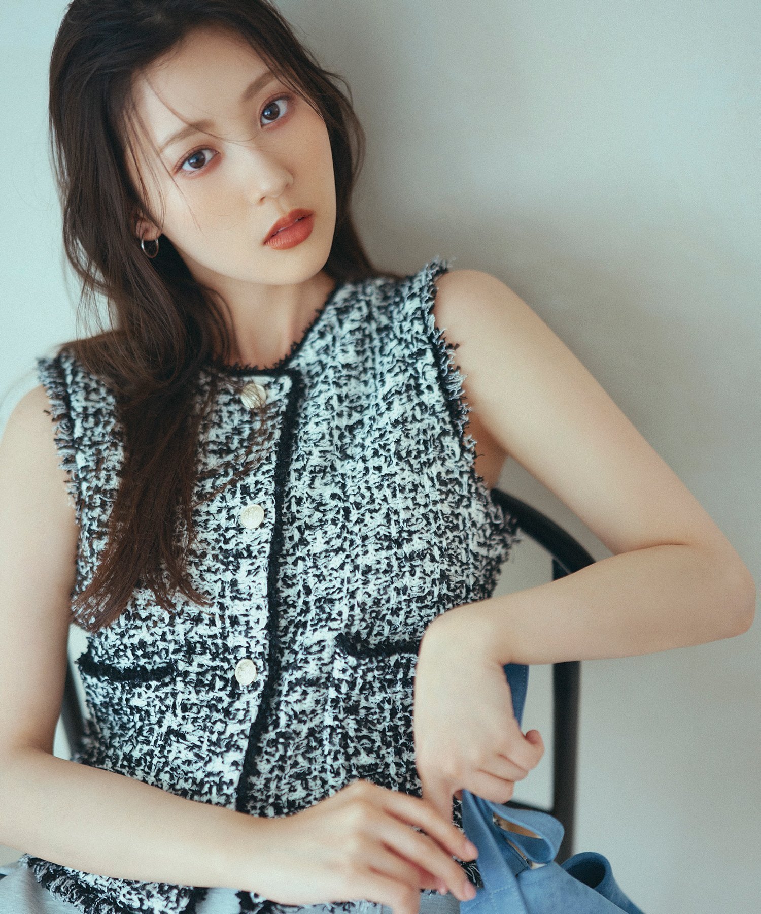 【ナチュラル ビューティー ベーシック/NATURAL BEAUTY BASIC】のツイーディーニットジレ インテリア・キッズ・メンズ・レディースファッション・服の通販 founy(ファニー) 　ファッション　Fashion　レディースファッション　Fashion for Women　アウター　Coat / Outerwear Collection　トップス・カットソー　Cut & Sew Tops　ニット　Knit Tops & Sweaters　ベスト&ジレ / 重ね着スタイル　Vests & Gilets　サマー　Summer, Summer Style　ツイード　Twill, Twill Weave　フリンジ　Fringe, Tassel　ロング　Long, Long-Length　エレガント 上品　Elegant　ブラック×オフ2|ID: prp329100004635672 ipo3291000000033580757