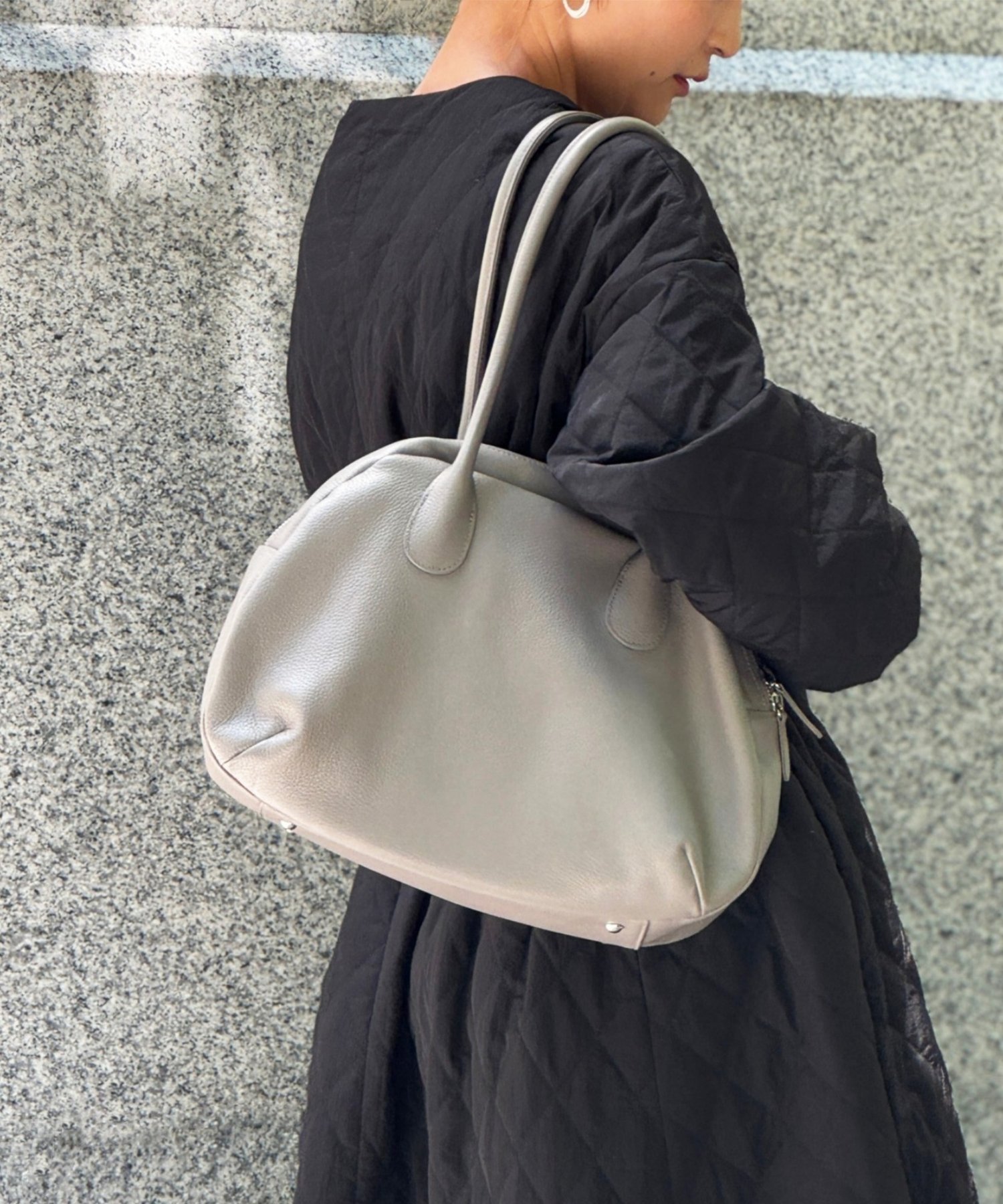 【ビアズリー/BEARDSLEY】のラウンドミディボストン インテリア・キッズ・メンズ・レディースファッション・服の通販 founy(ファニー) 　ファッション　Fashion　レディースファッション　Fashion for Women　スマート　Smart, Elegant　フォルム　Silhouette, Form　ボストンバッグ　Boston Bag, Retro Bag　ポケット　Pocket, Pocket Detail　エレガント 上品　Elegant　ビジネス 仕事 通勤　Business / Work / Commuting　トープ|ID: prp329100004635684 ipo3291000000033921912