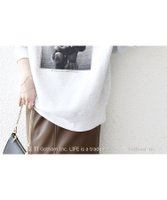 【シップス フォー ウィメン/SHIPS】のGOOD ROCK SPEED LIFE PC フォト ロゴ プリント スウェット 人気、トレンドファッション・服の通販 founy(ファニー) ファッション Fashion レディースファッション Fashion for Women トップス・カットソー Cut & Sew Tops レディースパーカー・カジュアルフーディー Casual Hoodies & Sweatshirts スウェット・クルーネックトップス Sweatshirts & Crewnecks / Relaxed Fit Sweat Tops ヴィンテージ Vintage Style グラフィック Graphic, Graphic Design スウェット / スエット Sweatshirt, Sweatwear 雑誌 Magazine, Fashion Magazine デニム Denim, Jeans Material バランス Balance, Style Balance プリント Print, Printed Pattern モノトーン Monotone, Black and White 2025年 2025 2025-2026秋冬・A/W Autumn/Winter 2025–26 AW25–26 |ID:prp329100004635747