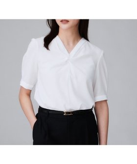 【アンタイトル/UNTITLED】のVネックブラウス 人気、トレンドファッション・服の通販 founy(ファニー) ファッション Fashion レディースファッション Fashion for Women トップス・カットソー Cut & Sew Tops シャツ・ブラウス・オフィスカジュアル Elegant Blouses & Button-Ups Vネックトップス V-Neck Tops / V-Cut Neckline Shirts おすすめ Recommended / Our Picks インナー Innerwear ジャケット Jacket, Outerwear ジョーゼット Georgette, Semi-Sheer Fabric ストレッチ Stretch, Stretchy Fabric スーツ Suit, Formalwear ツイスト Tweed, Tweed Fabric ドレープ Drape, Draping Fabric パウダー Powder, Soft Tone エレガント 上品 Elegant |ID:prp329100004635769