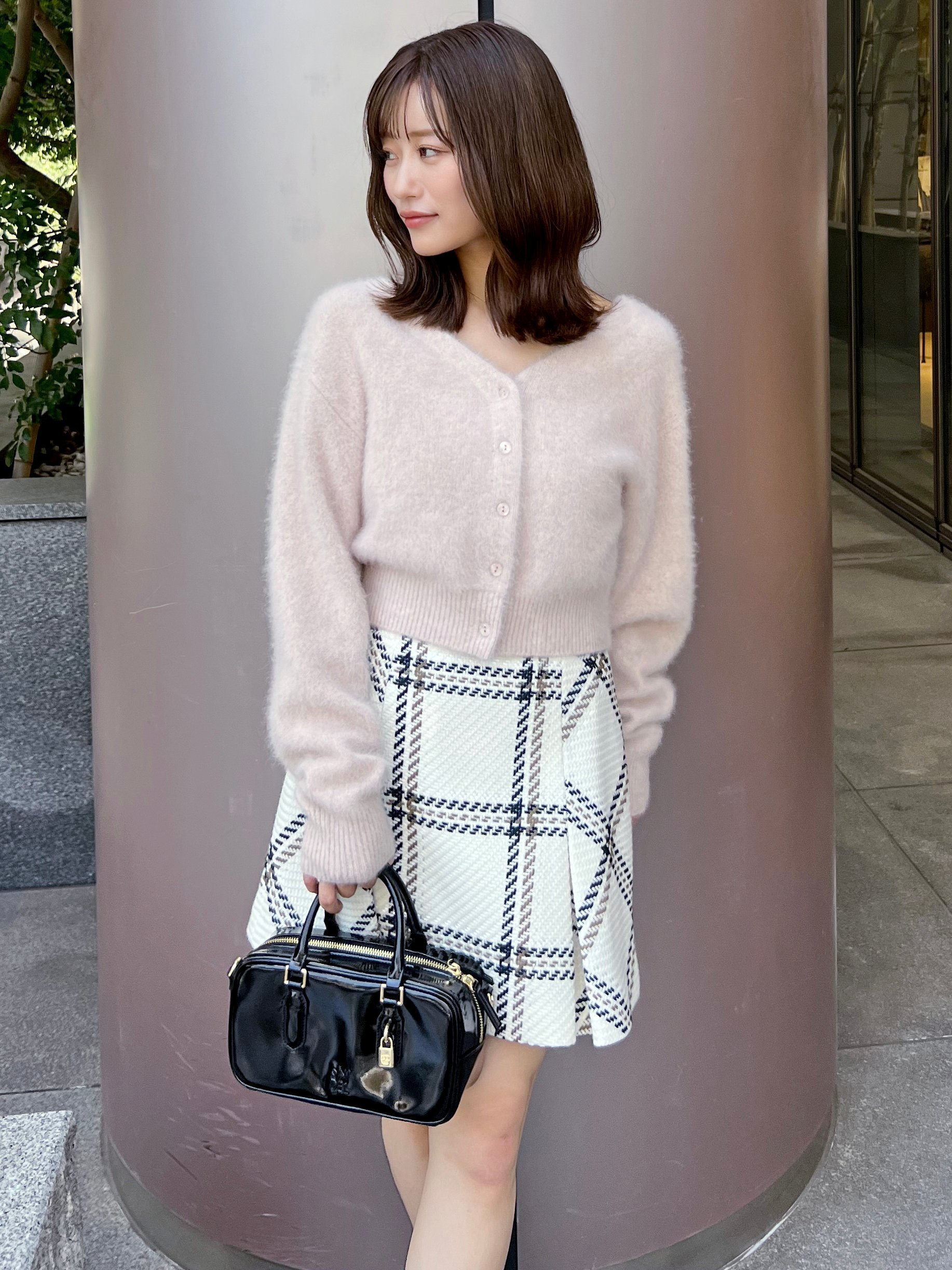 【スナイデル/SNIDEL】のフォックスファーショートカーディガン インテリア・キッズ・メンズ・レディースファッション・服の通販 founy(ファニー) 　ファッション　Fashion　レディースファッション　Fashion for Women　トップス・カットソー　Cut & Sew Tops　カーディガン・羽織り　Layered Style Cardigans　おすすめ　Recommended / Our Picks　ウェーブ　Wavy Pattern　ショルダー　Shoulder, Shoulder Strap　ストレート　Straight, Straight Cut　ドロップ　Drop Shoulder, Dropped Style　フォックス　Fox, Fox Fur　人気　Popular, Best Seller　今季　This Season, Current Season　定番　Standard, Basic Item　A/W・秋冬　Autumn/Winter　PNK[066]|ID: prp329100004635851 ipo3291000000033391852