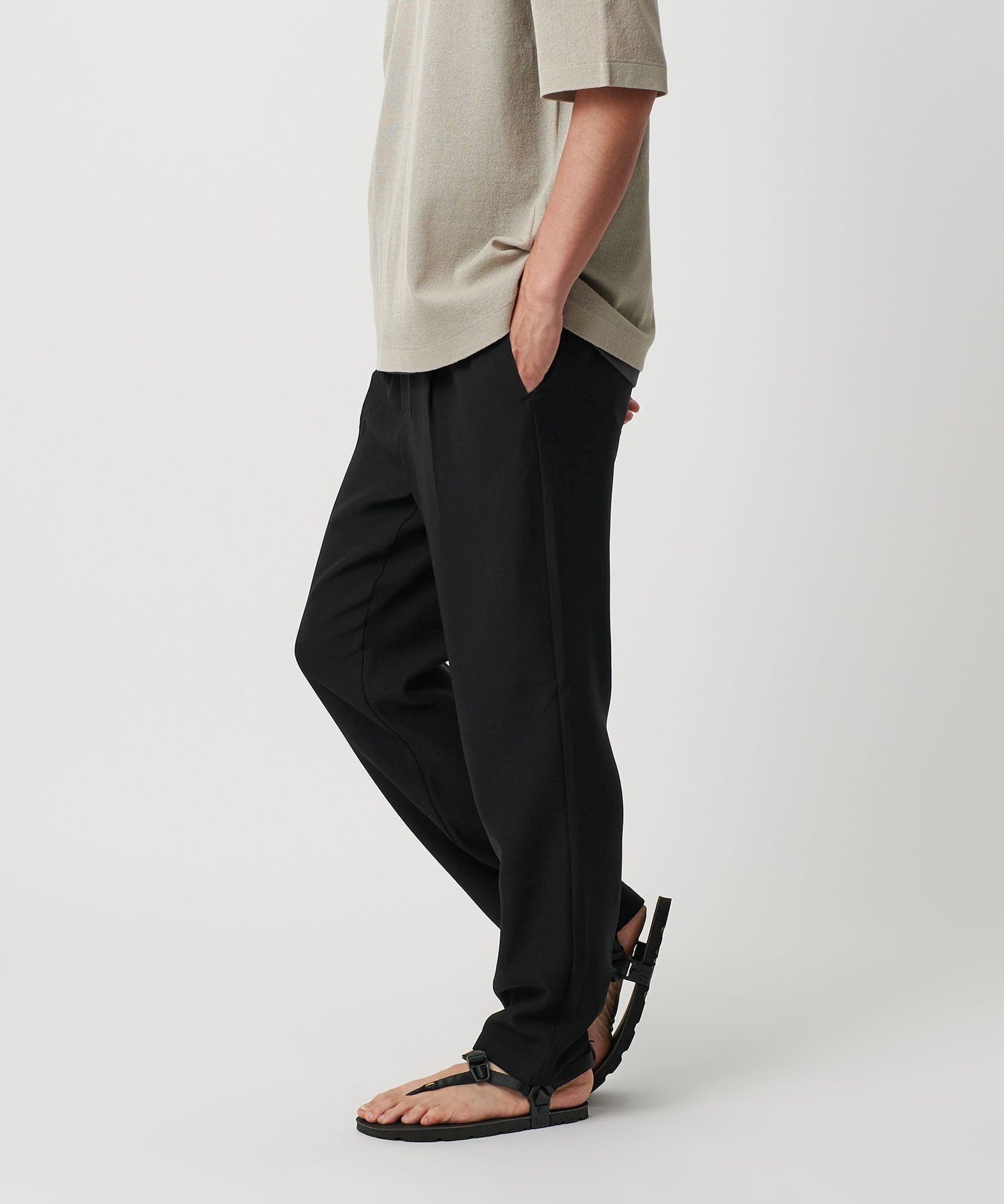 【ビューティ&ユース ユナイテッドアローズ/BEAUTY&YOUTH / UNITED ARROWS / MEN】のドレープ ドビー 1プリーツ イージー テーパード パンツ インテリア・キッズ・メンズ・レディースファッション・服の通販 founy(ファニー) 　ファッション　Fashion　メンズファッション　Fashion for Men　ボトムス　Bottoms　おすすめ　Recommended / Our Picks　カットソー　Cut and Sewn Top　コンパクト　Compact, Small Size　シンプル　Simple, Minimal　スタイリッシュ　Stylish, Fashionable　テーパード　Tapered, Tapered Pants　トレンド　Trend, Trending Now　ドレープ　Drape, Draping Fabric　プリーツ　Pleats, Pleated　エレガント 上品　Elegant　ビジネス 仕事 通勤　Business / Work / Commuting　BLACK|ID: prp329100004635873 ipo3291000000033392083