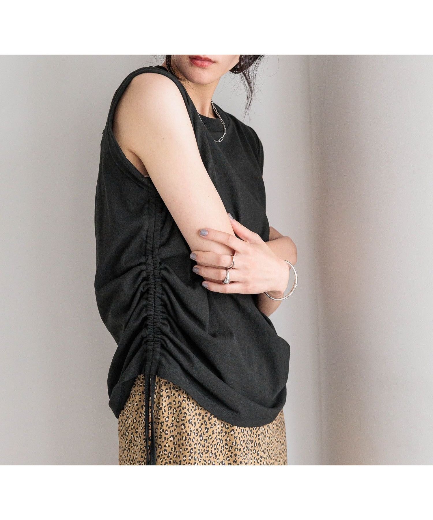 【ローリーズファーム/LOWRYS FARM】のドロストノースリーブ インテリア・キッズ・メンズ・レディースファッション・服の通販 founy(ファニー) 　ファッション　Fashion　レディースファッション　Fashion for Women　トップス・カットソー　Cut & Sew Tops　キャミソール&ノースリーブ　Camisoles & Sleeveless Tops　おすすめ　Recommended / Our Picks　ノースリーブ　Sleeveless, No-Sleeve　ワイド　Wide, Wide Fit　ブラック|ID: prp329100004636198 ipo3291000000033397426