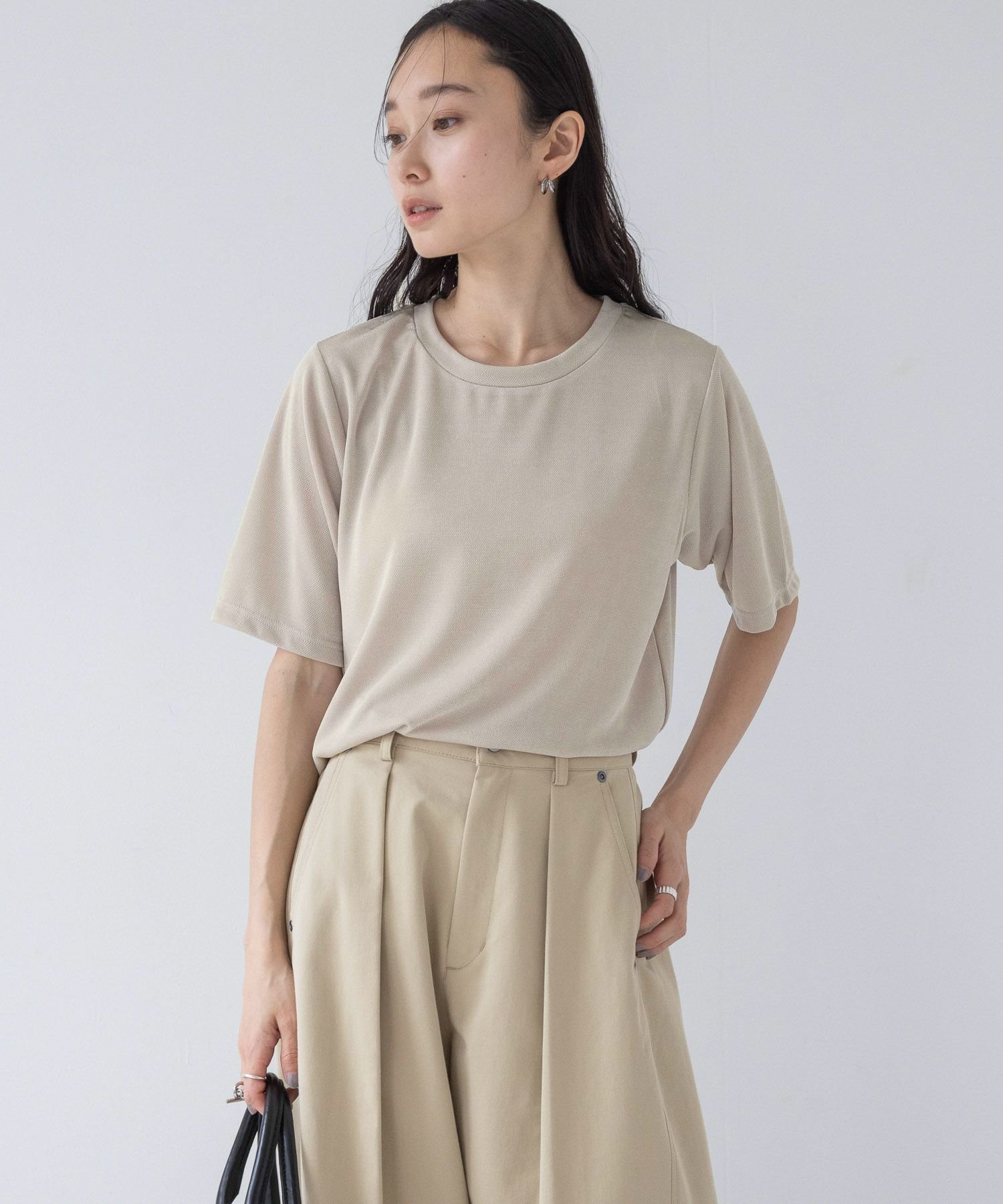 【ジーナシス/JEANASiS】のグロッシーカノコSS TEE インテリア・キッズ・メンズ・レディースファッション・服の通販 founy(ファニー) 　ファッション　Fashion　レディースファッション　Fashion for Women　おすすめ　Recommended / Our Picks　インナー　Innerwear　キャミソール　Camisole, Spaghetti Strap Top　サロペット　Overalls, Salopette　ビスチェ　Bustier, Corset Top　ワイド　Wide, Wide Fit　エレガント 上品　Elegant　半袖　Short Sleeve, Half Sleeve　グレージュ|ID: prp329100004636218 ipo3291000000033398275