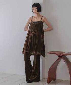 【ローリーズファーム/LOWRYS FARM】 2WAYカットベロアミニワンピース人気、トレンドファッション・服の通販 founy(ファニー) ファッション Fashion レディースファッション Fashion for Women ワンピース Dresses おすすめ Recommended / Our Picks インナー Innerwear シアー Sheer, See-Through ジャケット Jacket, Outerwear スウェット / スエット Sweatshirt, Sweatwear チュール Tulip, Tulip Motif デニム Denim, Jeans Material トレンド Trend, Trending Now フレア Flare, Flared フロント Front, Front Design ベロア Velour, Soft Velvet リボン Ribbon, Bow レース Lace, Lace Fabric 秋 Autumn |ID:prp329100004636223