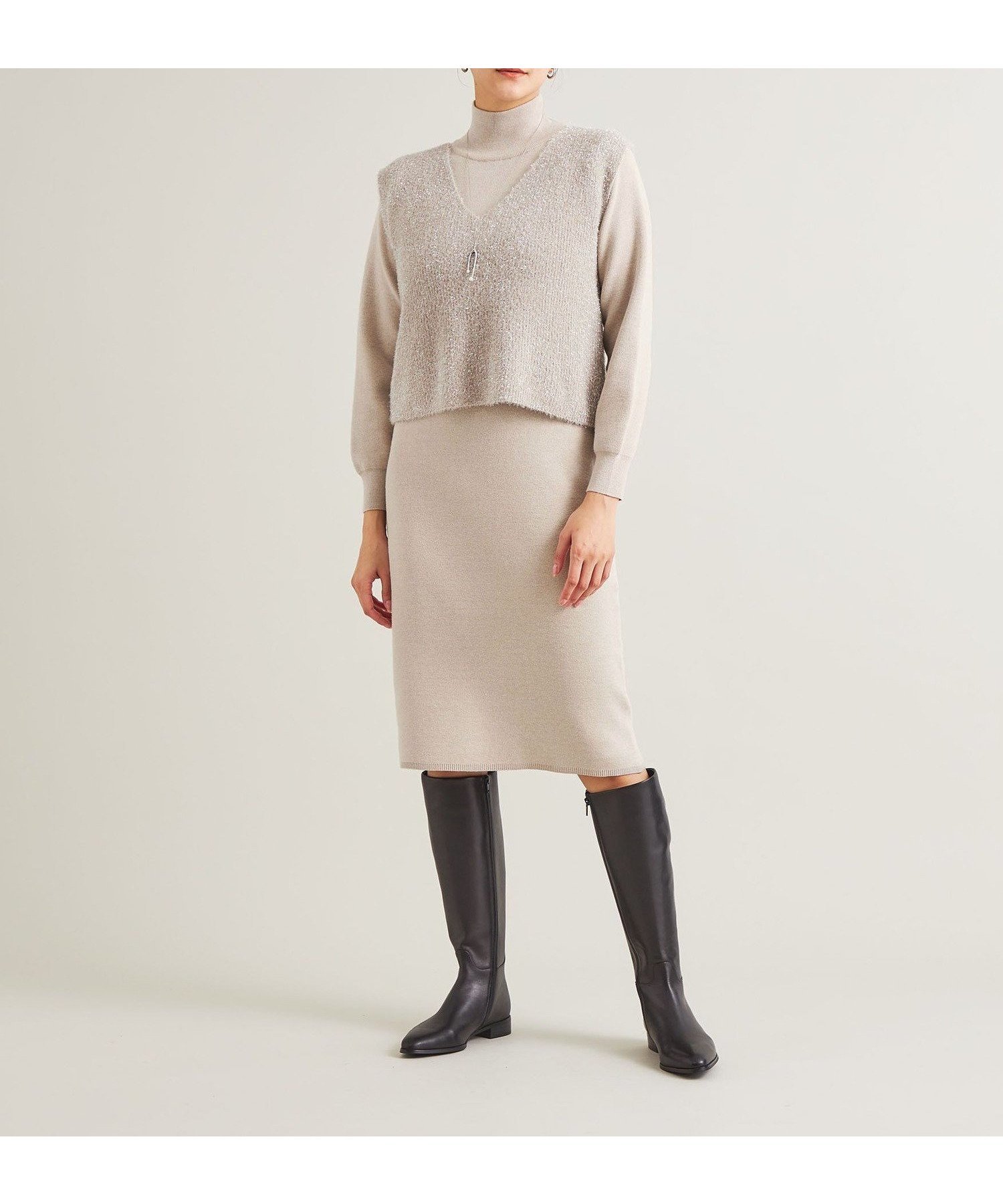 【ユナイテッドアローズ/UNITED ARROWS】のラメ フェザーベスト+ハイネックワンピース A DAY IN THE LIFE インテリア・キッズ・メンズ・レディースファッション・服の通販 founy(ファニー) 　ファッション　Fashion　レディースファッション　Fashion for Women　アウター　Coat / Outerwear Collection　キラキラ　Sparkly, Glittery　シューズ　Shoes, Footwear　シンプル　Simple, Minimal　ネックレス　Necklace, Pendant Necklace　ハイネック　High Neck, Mock Neck　フェザー　Feather, Feather Detail　フェザーヤーン　Feather Yarn, Fluffy Yarn　ベスト　Vest, Waistcoat　ロング　Long, Long-Length　エレガント 上品　Elegant　NATURAL|ID: prp329100004636242 ipo3291000000034414752