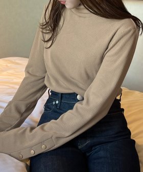 【ジュノア/JUNOAH】のタートルネック袖ボタンリブカットソー 人気、トレンドファッション・服の通販 founy(ファニー) ファッション Fashion レディースファッション Fashion for Women トップス・カットソー Cut & Sew Tops カットソー・ベーシックTシャツ Cut-and-Sewn Tops / Stretch Tees & Basics タートルネック・ハイネックトップス Turtlenecks & High-Neck Tops タートルネック Turtleneck, High Neck |ID:prp329100004636422