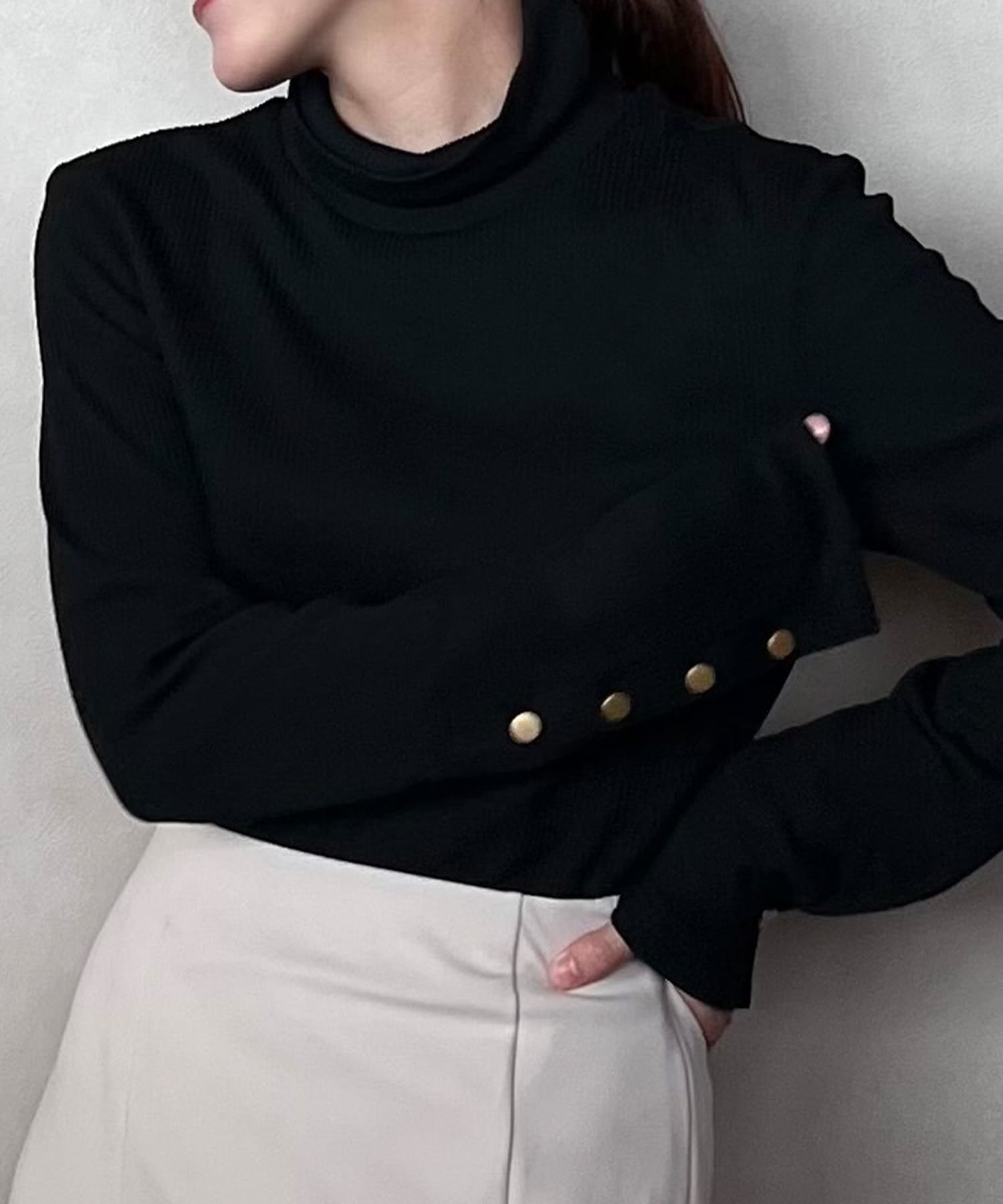【ジュノア/JUNOAH】のタートルネック袖ボタンリブカットソー インテリア・キッズ・メンズ・レディースファッション・服の通販 founy(ファニー) 　ファッション　Fashion　レディースファッション　Fashion for Women　トップス・カットソー　Cut & Sew Tops　カットソー・ベーシックTシャツ　Cut-and-Sewn Tops / Stretch Tees & Basics　タートルネック・ハイネックトップス　Turtlenecks & High-Neck Tops　タートルネック　Turtleneck, High Neck　ブラック|ID: prp329100004636422 ipo3291000000033546098
