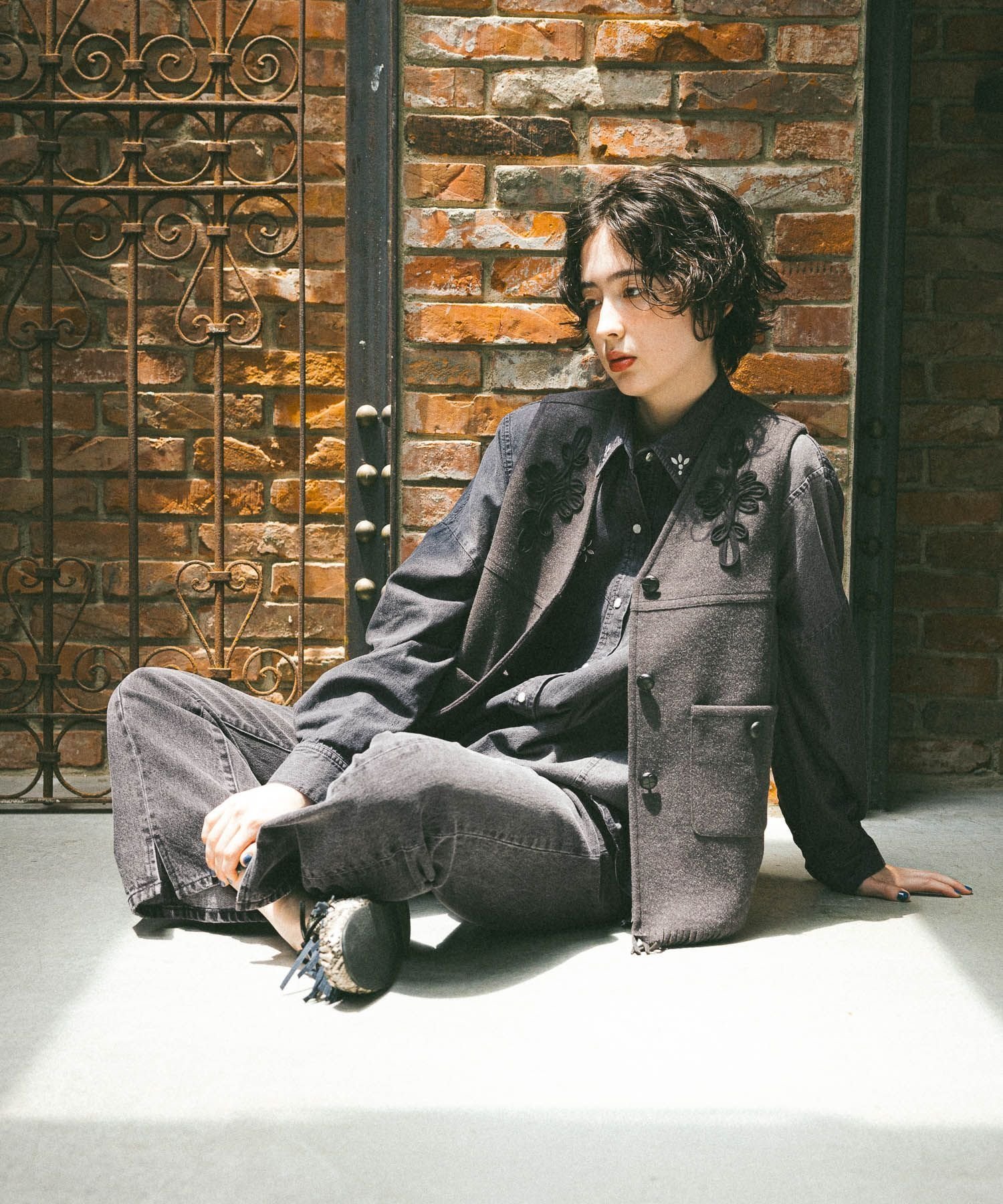 【ニコアンド/niko and】のフリンジ刺繍ベスト インテリア・キッズ・メンズ・レディースファッション・服の通販 founy(ファニー) 　ファッション　Fashion　レディースファッション　Fashion for Women　アウター　Coat / Outerwear Collection　トップス・カットソー　Cut & Sew Tops　ベスト&ジレ / 重ね着スタイル　Vests & Gilets　おすすめ　Recommended / Our Picks　ウエスタン　Western Style　シンプル　Simple, Minimal　デニム　Denim, Jeans Material　フリンジ　Fringe, Tassel　ベスト　Vest, Waistcoat　チャコール|ID: prp329100004636506 ipo3291000000033509083