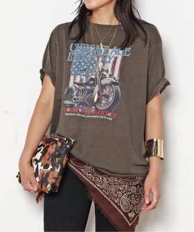【エーピーストゥディオ/AP STUDIO】の【GOOD ROCK SPEED / グッドロックスピード】別注 biker graphic Tsh 人気、トレンドファッション・服の通販 founy(ファニー) ファッション Fashion レディースファッション Fashion for Women インナー Innerwear グラフィック Graphic, Graphic Design ジャケット Jacket, Outerwear ヴィンテージ Vintage Style 別注 Limited Edition, Custom Order |ID:prp329100004636572