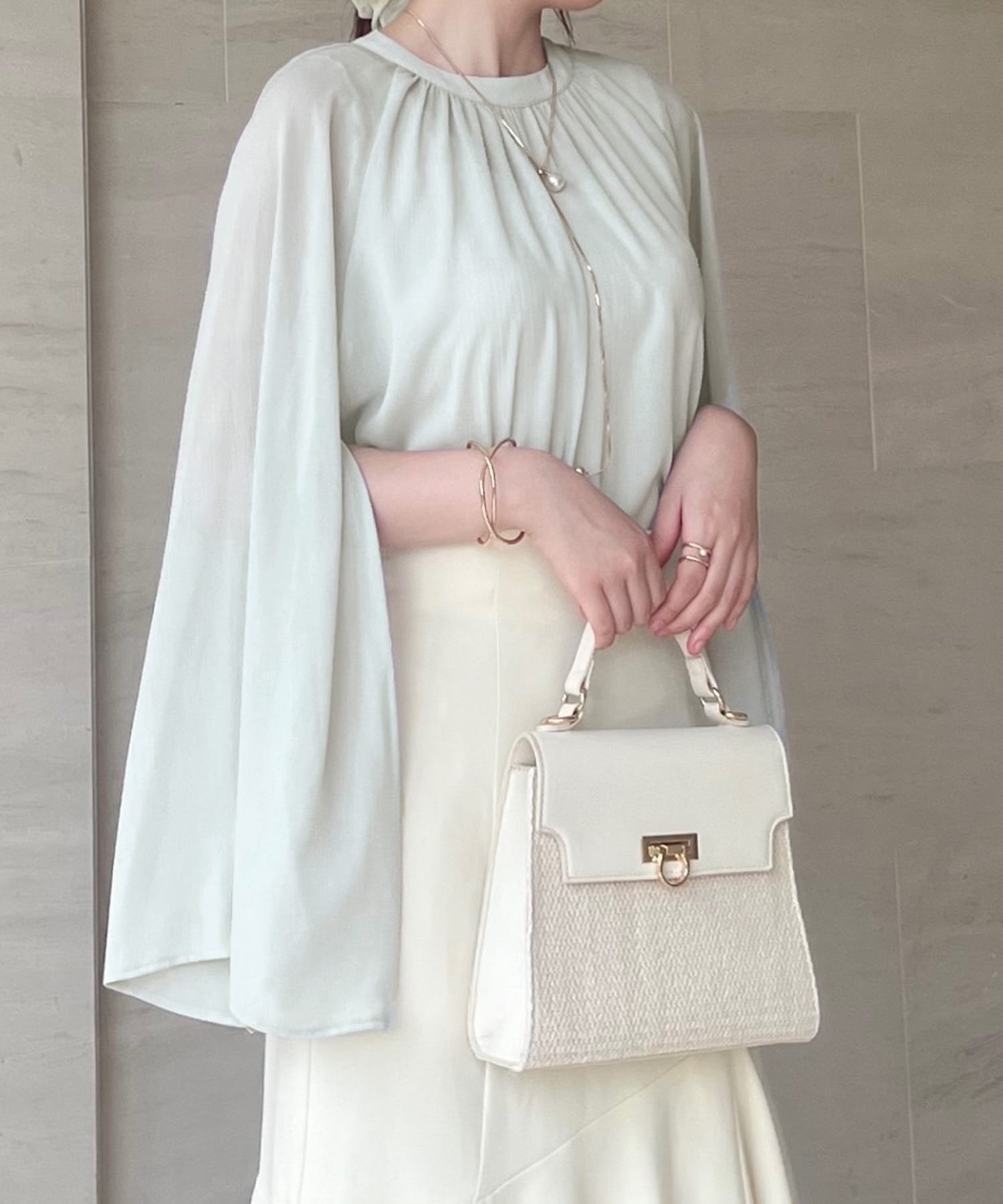 【ジュノア/JUNOAH】のシアースリットスリーブブラウス インテリア・キッズ・メンズ・レディースファッション・服の通販 founy(ファニー) 　ファッション　Fashion　レディースファッション　Fashion for Women　トップス・カットソー　Cut & Sew Tops　シャツ・ブラウス・オフィスカジュアル　Elegant Blouses & Button-Ups　グレー|ID: prp329100004636585 ipo3291000000033406236