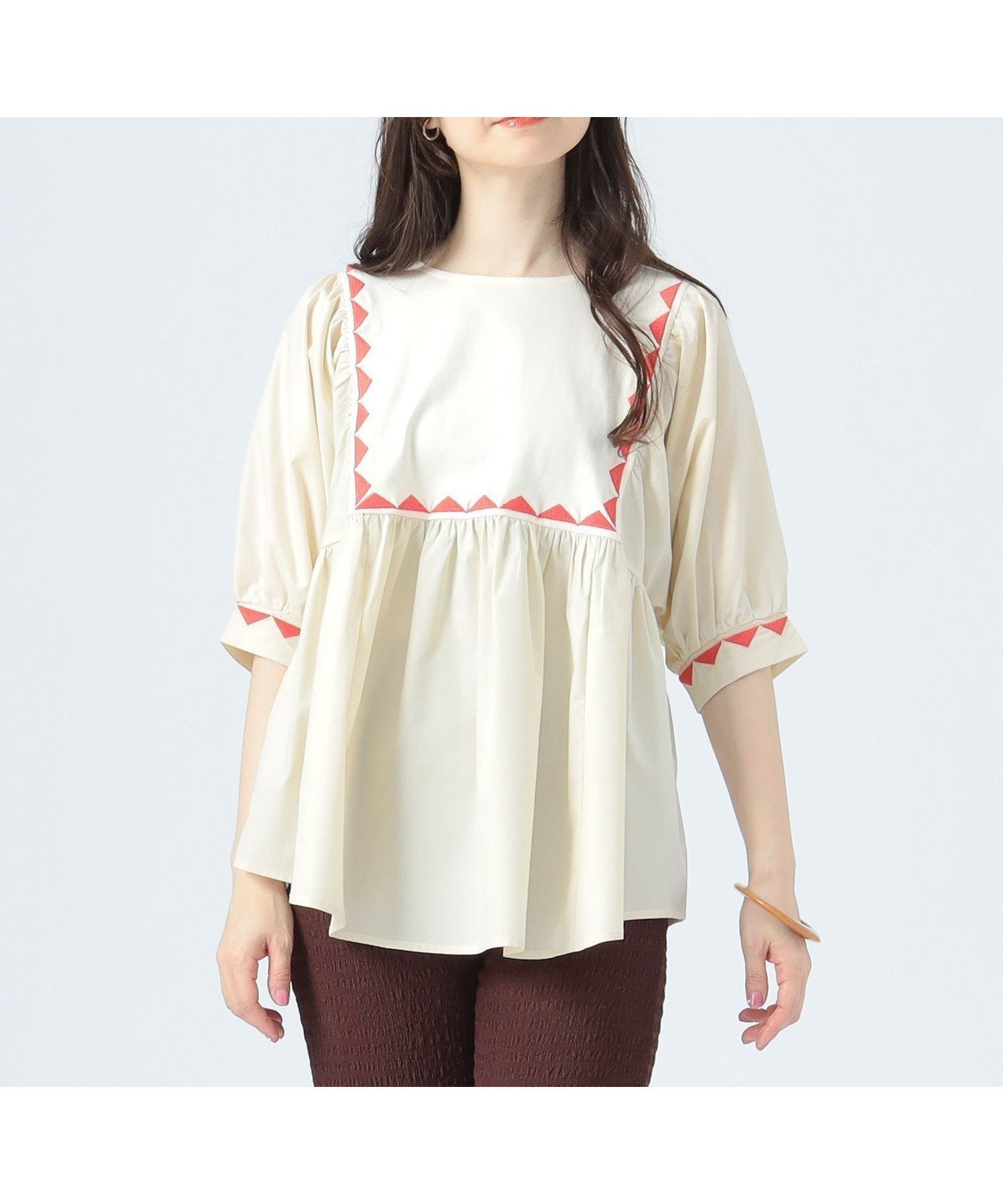 【ビームス ハート/BEAMS HEART】のギザ刺繍 異素材 Tシャツ インテリア・キッズ・メンズ・レディースファッション・服の通販 founy(ファニー) 　ファッション　Fashion　レディースファッション　Fashion for Women　トップス・カットソー　Cut & Sew Tops　シャツ・ブラウス・オフィスカジュアル　Elegant Blouses & Button-Ups　ロングTシャツ・Tシャツ　Longline T-Shirts & Tees　おすすめ　Recommended / Our Picks　カットソー　Cut and Sewn Top　コンパクト　Compact, Small Size　スリーブ　Sleeve, Long Sleeve / Short Sleeve　ダウン　Down, Puffer　デニム　Denim, Jeans Material　バランス　Balance, Style Balance　ブロード　Broadcloth, Fine Cotton　ワイド　Wide, Wide Fit　切替　Switching, Contrast Panel　IVORY|ID: prp329100004636893 ipo3291000000033605242