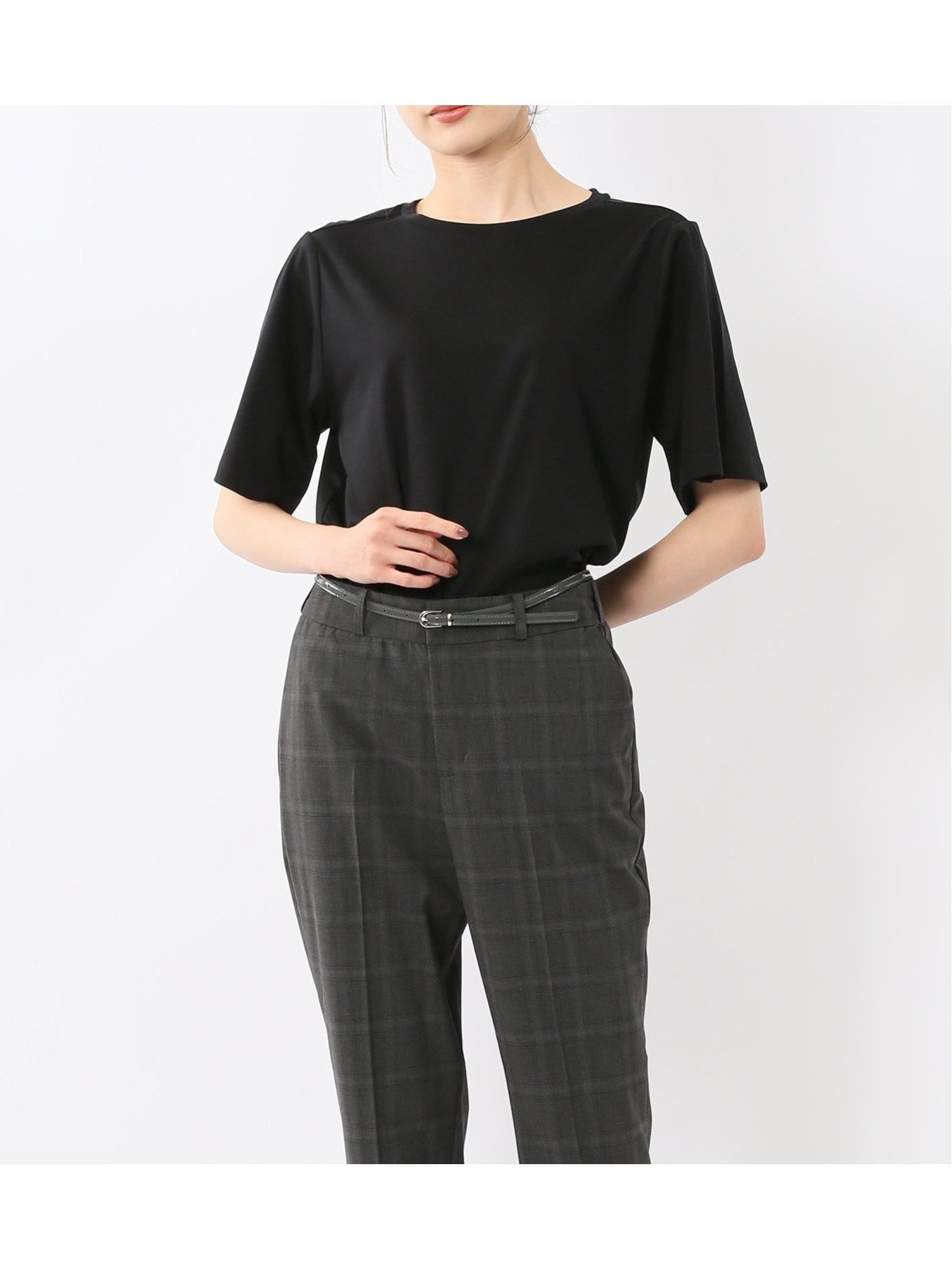 【タカキュー/TAKA-Q】の綿スムス クルーネック 袖タックTシャツ インテリア・キッズ・メンズ・レディースファッション・服の通販 founy(ファニー) 　ファッション　Fashion　レディースファッション　Fashion for Women　トップス・カットソー　Cut & Sew Tops　シャツ・ブラウス・オフィスカジュアル　Elegant Blouses & Button-Ups　ロングTシャツ・Tシャツ　Longline T-Shirts & Tees　ストレート　Straight, Straight Cut　スマート　Smart, Elegant　スリット　Slit, Slit Detail　デニム　Denim, Jeans Material　なめらか　Smooth, Silky Texture　フィット　Fit, Slim Fit　フレアースカート　Flared Skirt, A-Line Skirt　ベーシック　Basic, Essential　半袖　Short Sleeve, Half Sleeve　夏　Summer　エレガント 上品　Elegant　05黒|ID: prp329100004637085 ipo3291000000033504240