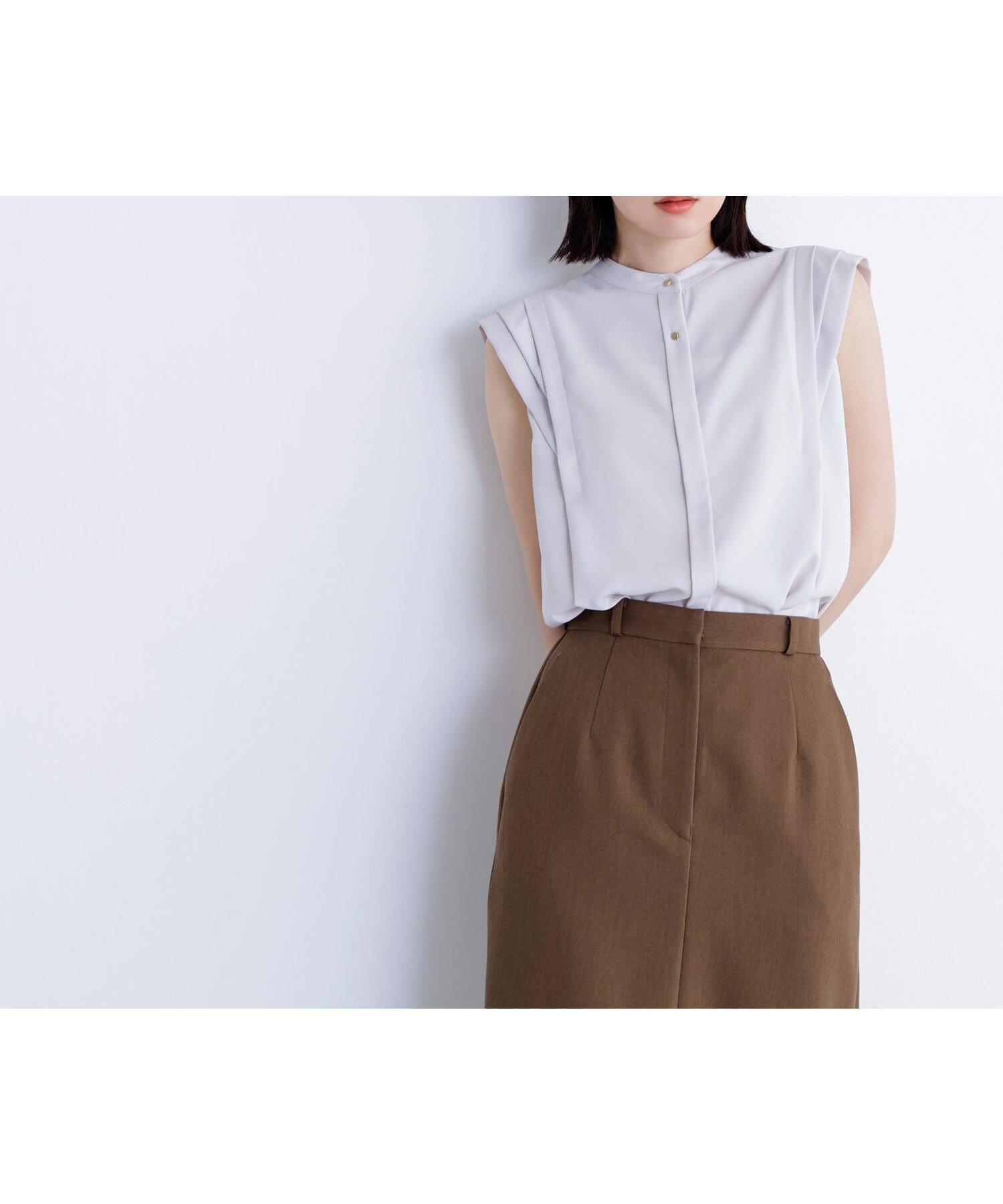 【ナチュラル ビューティー ベーシック/NATURAL BEAUTY BASIC】のデザインショルダーブラウス インテリア・キッズ・メンズ・レディースファッション・服の通販 founy(ファニー) 　ファッション　Fashion　レディースファッション　Fashion for Women　トップス・カットソー　Cut & Sew Tops　シャツ・ブラウス・オフィスカジュアル　Elegant Blouses & Button-Ups　とろみ　Fluid, Flowy Fabric　ジャケット　Jacket, Outerwear　ジョーゼット　Georgette, Semi-Sheer Fabric　スタイリッシュ　Stylish, Fashionable　スリーブ　Sleeve, Long Sleeve / Short Sleeve　フリル　Frill, Ruffle　フレア　Flare, Flared　フロント　Front, Front Design　エレガント 上品　Elegant　オフベージュ|ID: prp329100004637147 ipo3291000000033651779