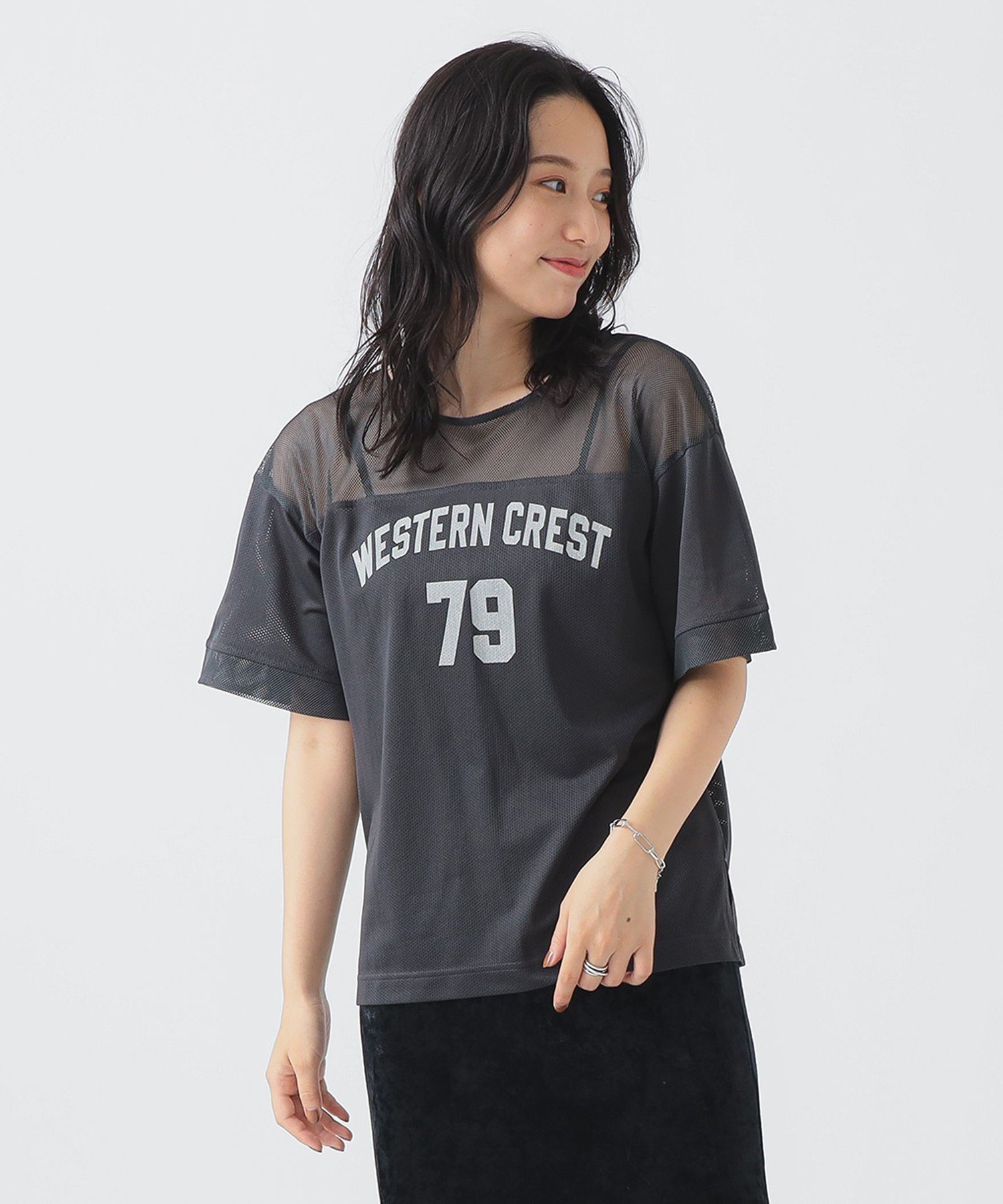 【ビーミングライフストアバイビームス/B:MING LIFE STORE by BEAMS】の【百田夏菜子さん着用】メッシュ ナンバー Tシャツ 25AW 秋まで使える 初秋 晩夏 お出かけ インテリア・キッズ・メンズ・レディースファッション・服の通販 founy(ファニー) 　ファッション　Fashion　レディースファッション　Fashion for Women　トップス・カットソー　Cut & Sew Tops　シャツ・ブラウス・オフィスカジュアル　Elegant Blouses & Button-Ups　ロングTシャツ・Tシャツ　Longline T-Shirts & Tees　2025年　2025　2025-2026秋冬・A/W　Autumn/Winter 2025–26 AW25–26　おすすめ　Recommended / Our Picks　インナー　Innerwear　カーゴパンツ　Cargo Pants, Utility Pants　タンク　Tank Top, Sleeveless Top　トレンド　Trend, Trending Now　プリント　Print, Printed Pattern　メッシュ　Mesh, Net Fabric　夏　Summer　秋　Autumn　CHARCOAL.GREY|ID: prp329100004637200 ipo3291000000033415191