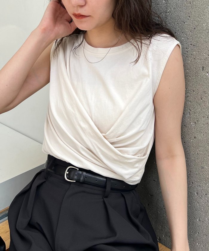 【カプリシューレマージュ/CAPRICIEUX LEMAGE】の【高見え素材/ウエスト周りカバー】ツイストドレープTシャツ インテリア・キッズ・メンズ・レディースファッション・服の通販 founy(ファニー) https://founy.com/ ファッション Fashion レディースファッション Fashion for Women トップス・カットソー Cut & Sew Tops シャツ・ブラウス・オフィスカジュアル Elegant Blouses & Button-Ups ロングTシャツ・Tシャツ Longline T-Shirts & Tees おすすめ Recommended / Our Picks インナー Innerwear カットソー Cut and Sewn Top シアー Sheer, See-Through ジャケット Jacket, Outerwear センター Center, Center Line ドレープ Drape, Draping Fabric バイアス Bias, Diagonal Cut ボトム Bottoms, Lower Wear マキシ Maxi, Full Length ワイド Wide, Wide Fit 半袖 Short Sleeve, Half Sleeve |ID: prp329100004637201 ipo3291000000033833233