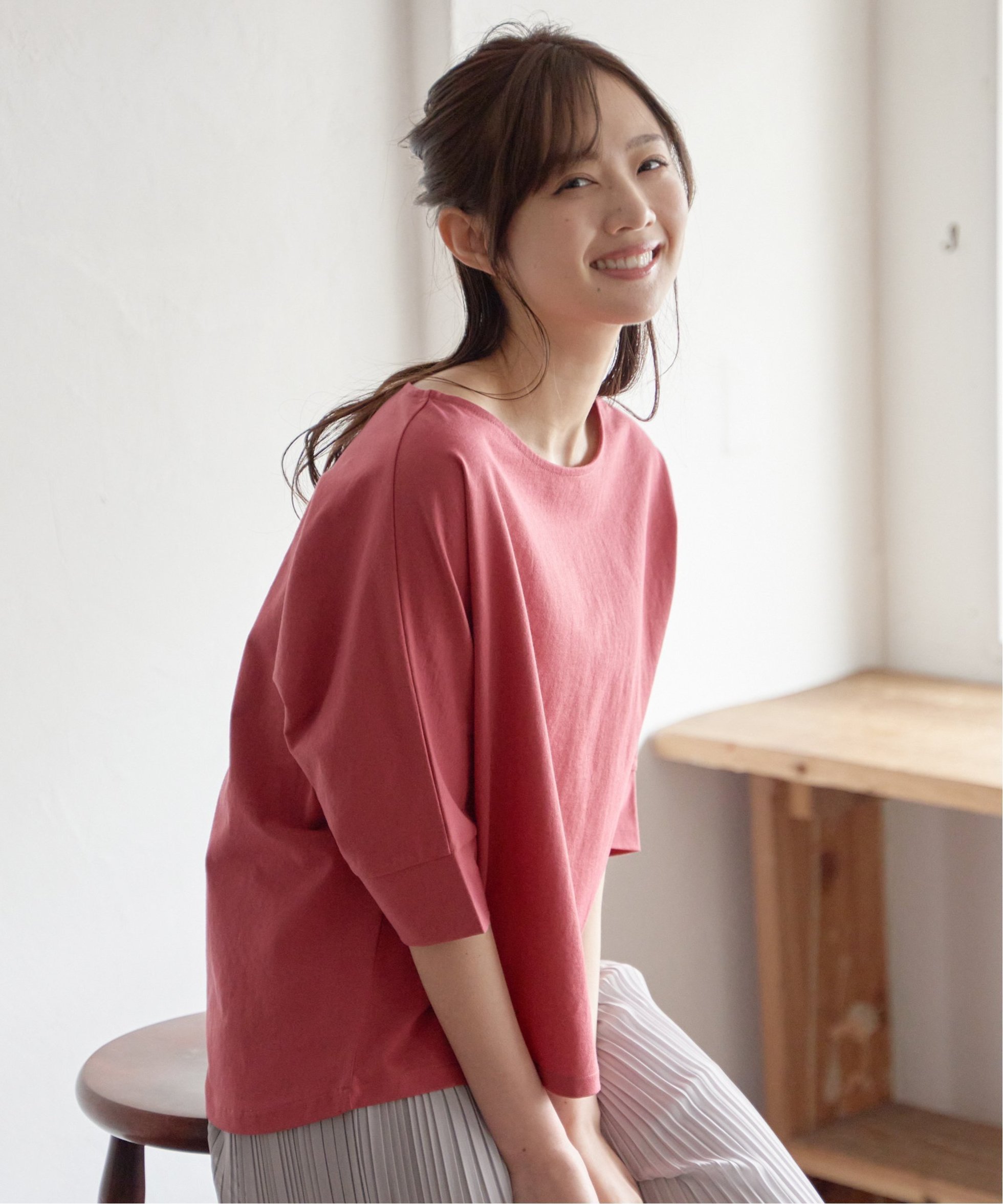 【イッカ/ikka】の梨地ジョーゼットプルオーバー インテリア・キッズ・メンズ・レディースファッション・服の通販 founy(ファニー) 　ファッション　Fashion　レディースファッション　Fashion for Women　トップス・カットソー　Cut & Sew Tops　カジュアルプルオーバー・ニットトップス　Pullovers & Knit Tops / Casual Pullovers　カットソー　Cut and Sewn Top　カフス　Cuff Design　シンプル　Simple, Minimal　ジョーゼット　Georgette, Semi-Sheer Fabric　トレンド　Trend, Trending Now　ボトム　Bottoms, Lower Wear　おすすめ　Recommended / Our Picks　レッド|ID: prp329100004637223 ipo3291000000033503586