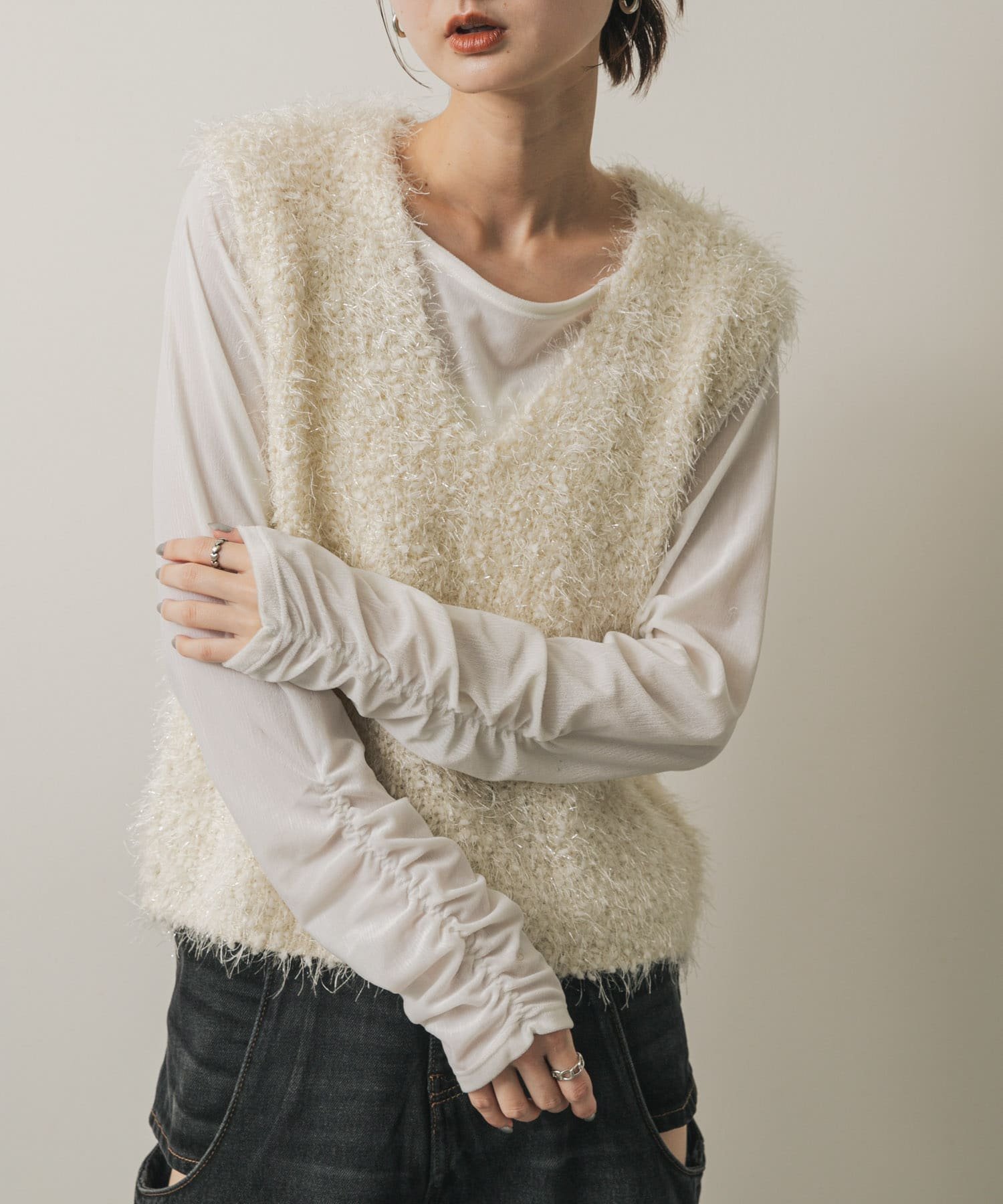 【センスオブプレイス/SENSE OF PLACE by URBAN RESEARCH】のモールフェザーニットベスト インテリア・キッズ・メンズ・レディースファッション・服の通販 founy(ファニー) 　ファッション　Fashion　レディースファッション　Fashion for Women　アウター　Coat / Outerwear Collection　トップス・カットソー　Cut & Sew Tops　ニット　Knit Tops & Sweaters　ベスト&ジレ / 重ね着スタイル　Vests & Gilets　2025年　2025　2025-2026秋冬・A/W　Autumn/Winter 2025–26 AW25–26　冬　Winter / This Winter　シンプル　Simple, Minimal　フェザー　Feather, Feather Detail　ベスト　Vest, Waistcoat　ミックス　Mix, Mixed Style　A/W・秋冬　Autumn/Winter　IVORY|ID: prp329100004637276 ipo3291000000034681167