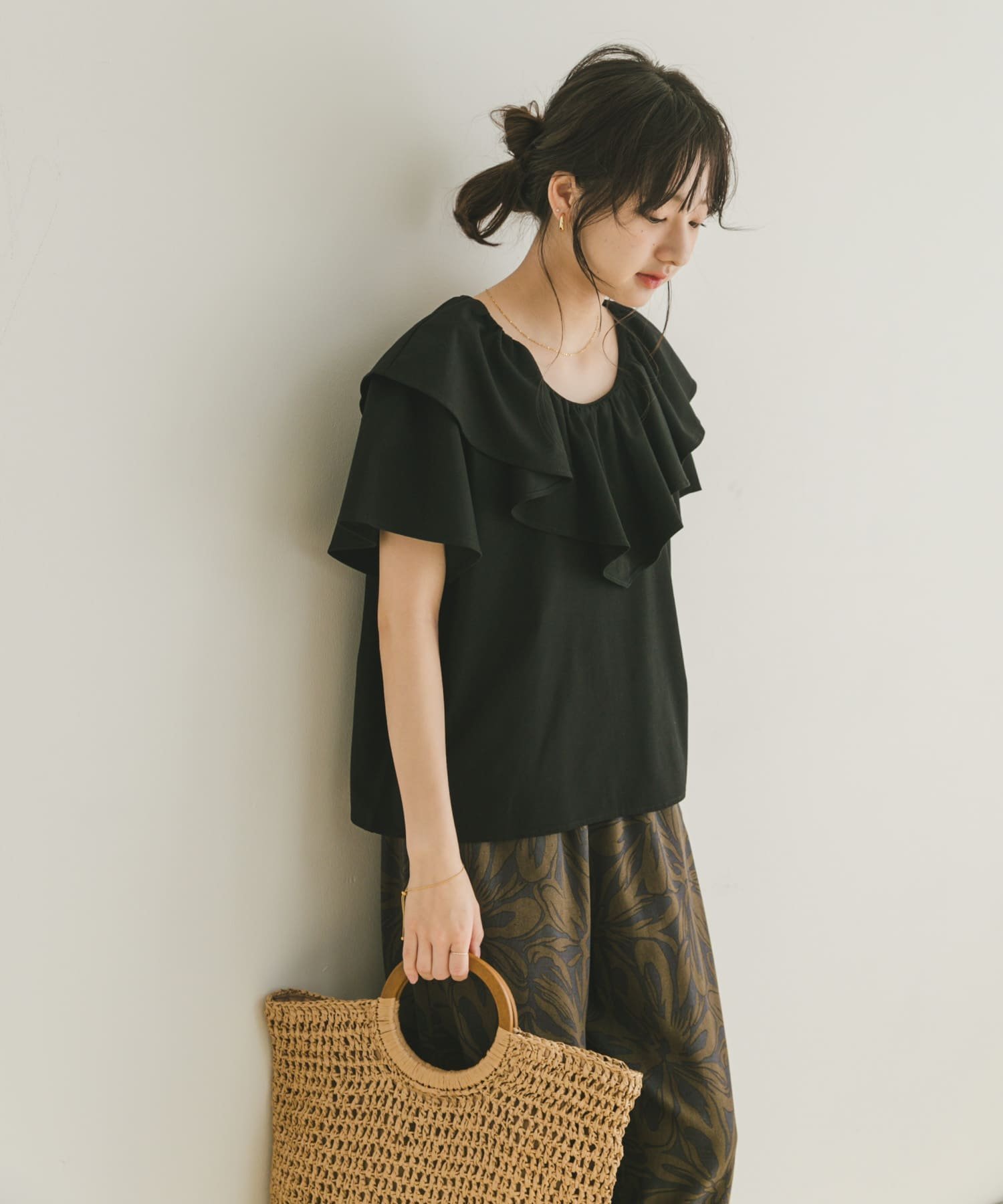 【アイテムズアーバンリサーチ/ITEMS URBAN RESEARCH】のフリルTシャツ インテリア・キッズ・メンズ・レディースファッション・服の通販 founy(ファニー) 　ファッション　Fashion　レディースファッション　Fashion for Women　トップス・カットソー　Cut & Sew Tops　シャツ・ブラウス・オフィスカジュアル　Elegant Blouses & Button-Ups　ロングTシャツ・Tシャツ　Longline T-Shirts & Tees　2025年　2025　2025春夏・S/S　Spring/Summer 2025 SS25　シンプル　Simple, Minimal　バランス　Balance, Style Balance　フリル　Frill, Ruffle　ボトム　Bottoms, Lower Wear　夏　Summer　S/S・春夏　SS, Spring/Summer, Warm Season　BLK|ID: prp329100004637653 ipo3291000000033833598