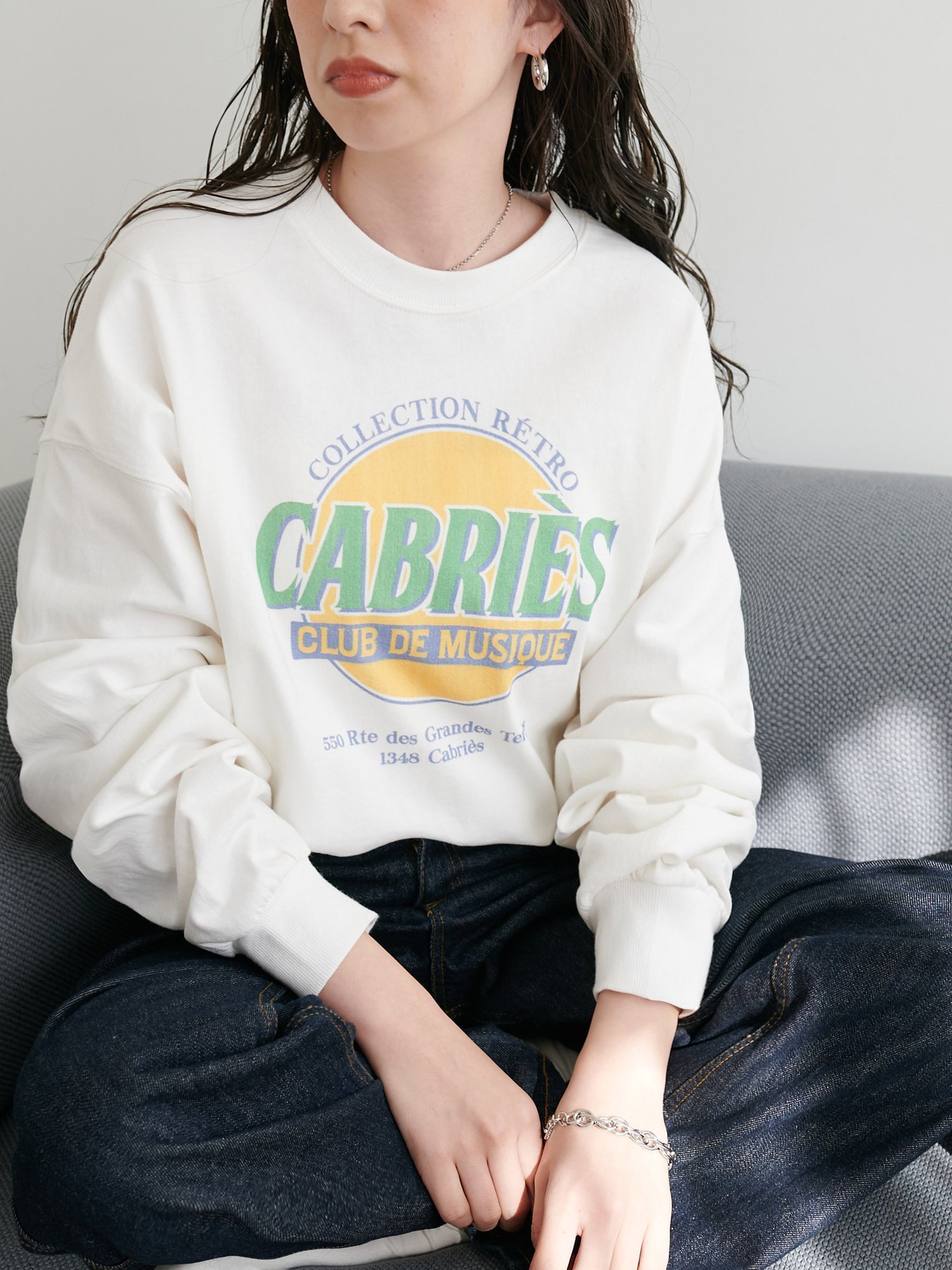 【ディスコート/Discoat】の【WEB限定】スーベニアグラフィックロングTシャツ《ユニセックス》 インテリア・キッズ・メンズ・レディースファッション・服の通販 founy(ファニー) 　ファッション　Fashion　レディースファッション　Fashion for Women　トップス・カットソー　Cut & Sew Tops　シャツ・ブラウス・オフィスカジュアル　Elegant Blouses & Button-Ups　ロングTシャツ・Tシャツ　Longline T-Shirts & Tees　インナー　Innerwear　カラフル　Colorful Design　ショルダー　Shoulder, Shoulder Strap　ジャケット　Jacket, Outerwear　ドロップ　Drop Shoulder, Dropped Style　フロント　Front, Front Design　プリント　Print, Printed Pattern　春　Spring　羽織　Haori, Light Jacket　オフホワイト|ID: prp329100004637662 ipo3291000000033555635