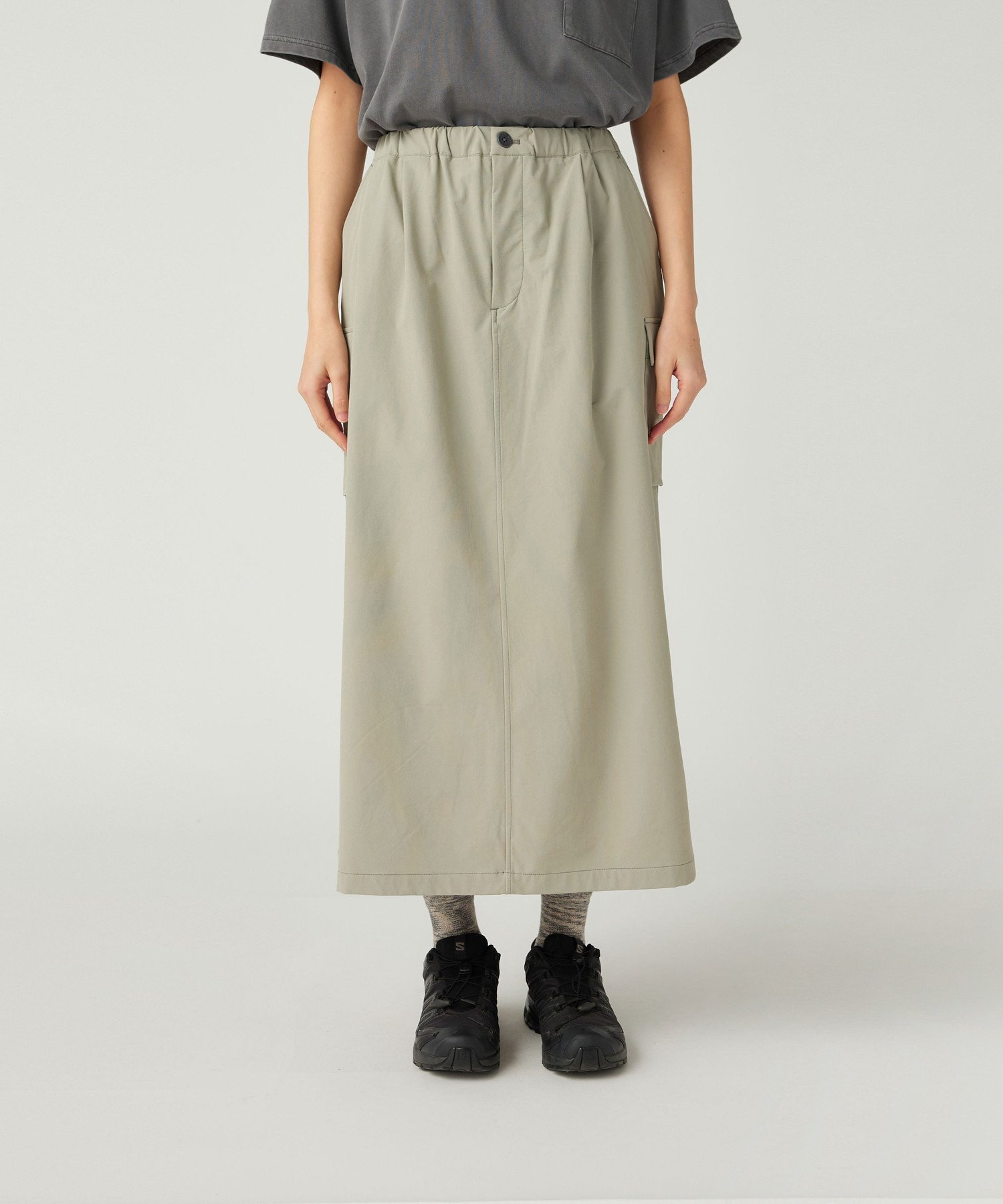【スノーピーク/SNOW PEAK】のWater-Repellent Stretch Skirt インテリア・キッズ・メンズ・レディースファッション・服の通販 founy(ファニー) 　ファッション　Fashion　レディースファッション　Fashion for Women　スカート　Skirts　アウトドア　Outdoor Clothing　カットソー　Cut and Sewn Top　クロップド　Cropped, Short Length　シンプル　Simple, Minimal　ストレッチ　Stretch, Stretchy Fabric　スマート　Smart, Elegant　スリット　Slit, Slit Detail　財布　Wallet, Purse　ビッグ　Big, Oversized　ポケット　Pocket, Pocket Detail　ロング　Long, Long-Length　A/W・秋冬　Autumn/Winter　冬　Winter / This Winter　おすすめ　Recommended / Our Picks　2025年　2025　2025-2026秋冬・A/W　Autumn/Winter 2025–26 AW25–26　LIGHT GREY|ID: prp329100004638111 ipo3291000000033425971