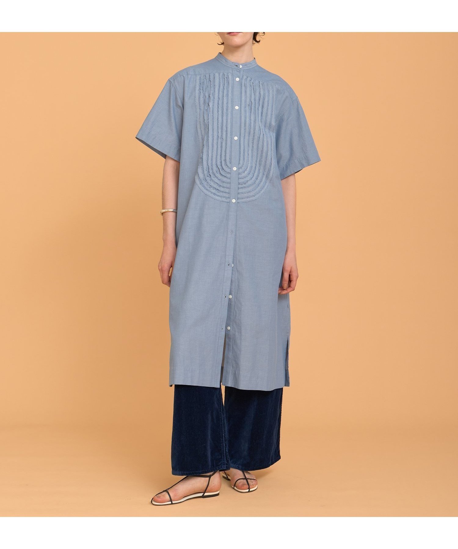 【ハウス オブ ロータス/HOUSE OF LOTUS】のシャンブレーフリルシャツワンピース インテリア・キッズ・メンズ・レディースファッション・服の通販 founy(ファニー) 　ファッション　Fashion　レディースファッション　Fashion for Women　ワンピース　Dresses　シャツワンピース / 1枚で着映えコーデ　Shirt Dresses　おすすめ　Recommended / Our Picks　シャンブレー　Chambray, Denim-Like Fabric　スリット　Slit, Slit Detail　フリンジ　Fringe, Tassel　フロント　Front, Front Design　A/W・秋冬　Autumn/Winter　羽織　Haori, Light Jacket　ブルー|ID: prp329100004638127 ipo3291000000033426097