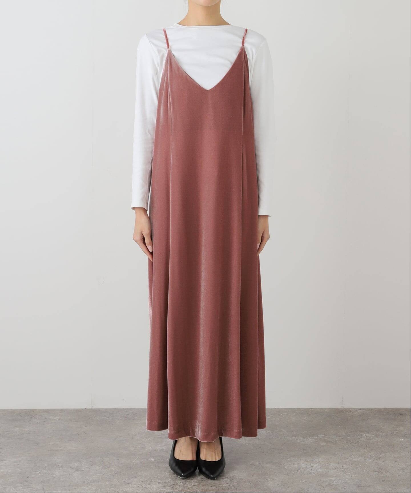 【スローブ イエナ/SLOBE IENA】のベロアキャミワンピース インテリア・キッズ・メンズ・レディースファッション・服の通販 founy(ファニー) 　ファッション　Fashion　レディースファッション　Fashion for Women　ワンピース　Dresses　キャミソールワンピース　Camisole Dresses　2025年　2025　2025-2026秋冬・A/W　Autumn/Winter 2025–26 AW25–26　おすすめ　Recommended / Our Picks　インナー　Innerwear　キャミワンピース　Cami Dress, Slip Dress　スニーカー　Sneakers, Trainers　フレア　Flare, Flared　ベロア　Velour, Soft Velvet　ワンポイント　One Point, Statement Accent　秋　Autumn　ピンク|ID: prp329100004638128 ipo3291000000033426100