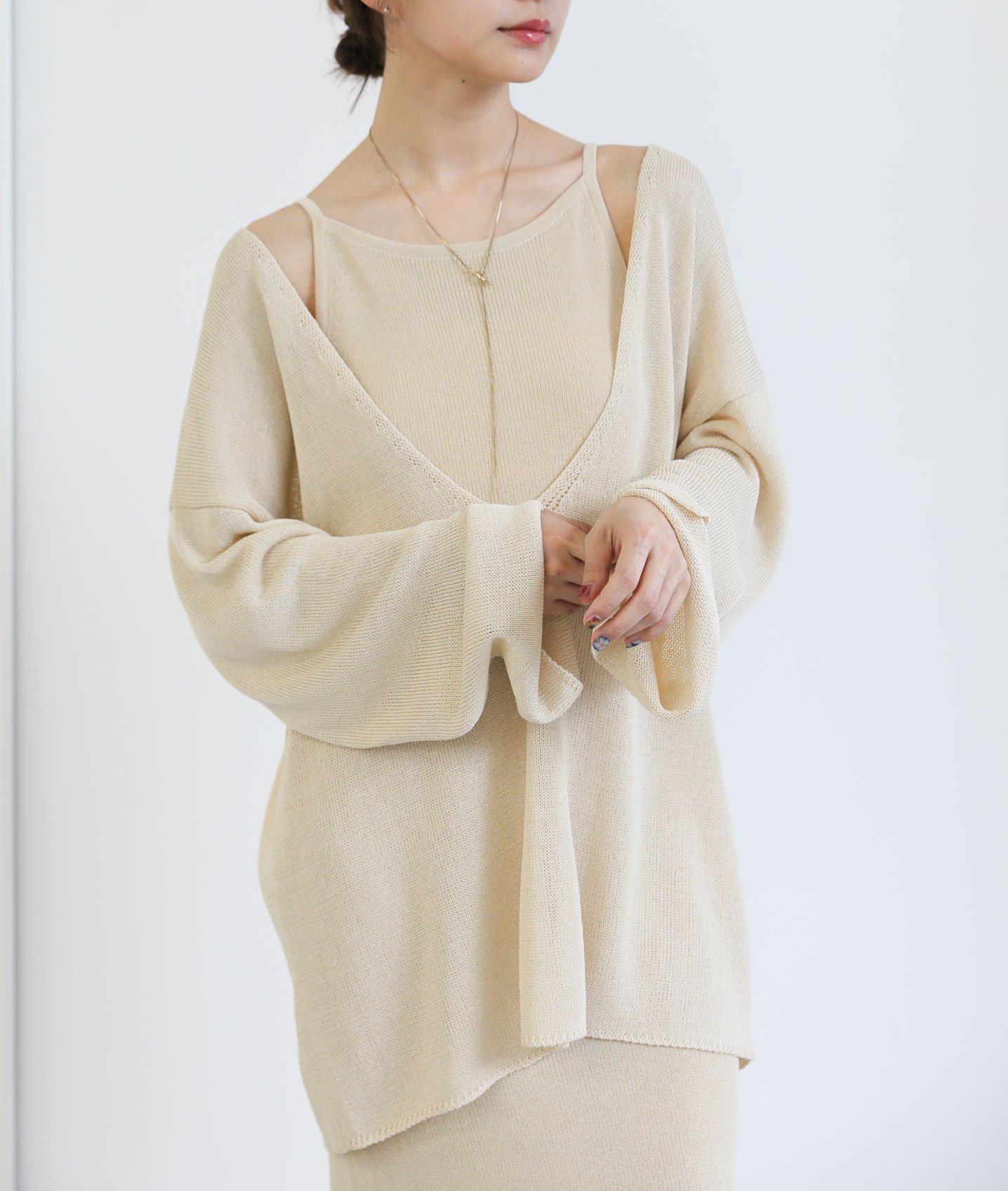 【セレクトモカ/SELECT MOCA】の【サイズ展開あり】ディープVネックルーズニット インテリア・キッズ・メンズ・レディースファッション・服の通販 founy(ファニー) 　ファッション　Fashion　レディースファッション　Fashion for Women　トップス・カットソー　Cut & Sew Tops　ニット　Knit Tops & Sweaters　Vネックトップス　V-Neck Tops / V-Cut Neckline Shirts　キャミソール　Camisole, Spaghetti Strap Top　コンパクト　Compact, Small Size　シンプル　Simple, Minimal　スリット　Slit, Slit Detail　タンク　Tank Top, Sleeveless Top　夏　Summer　ライトベージュ-200|ID: prp329100004638209 ipo3291000000033494067