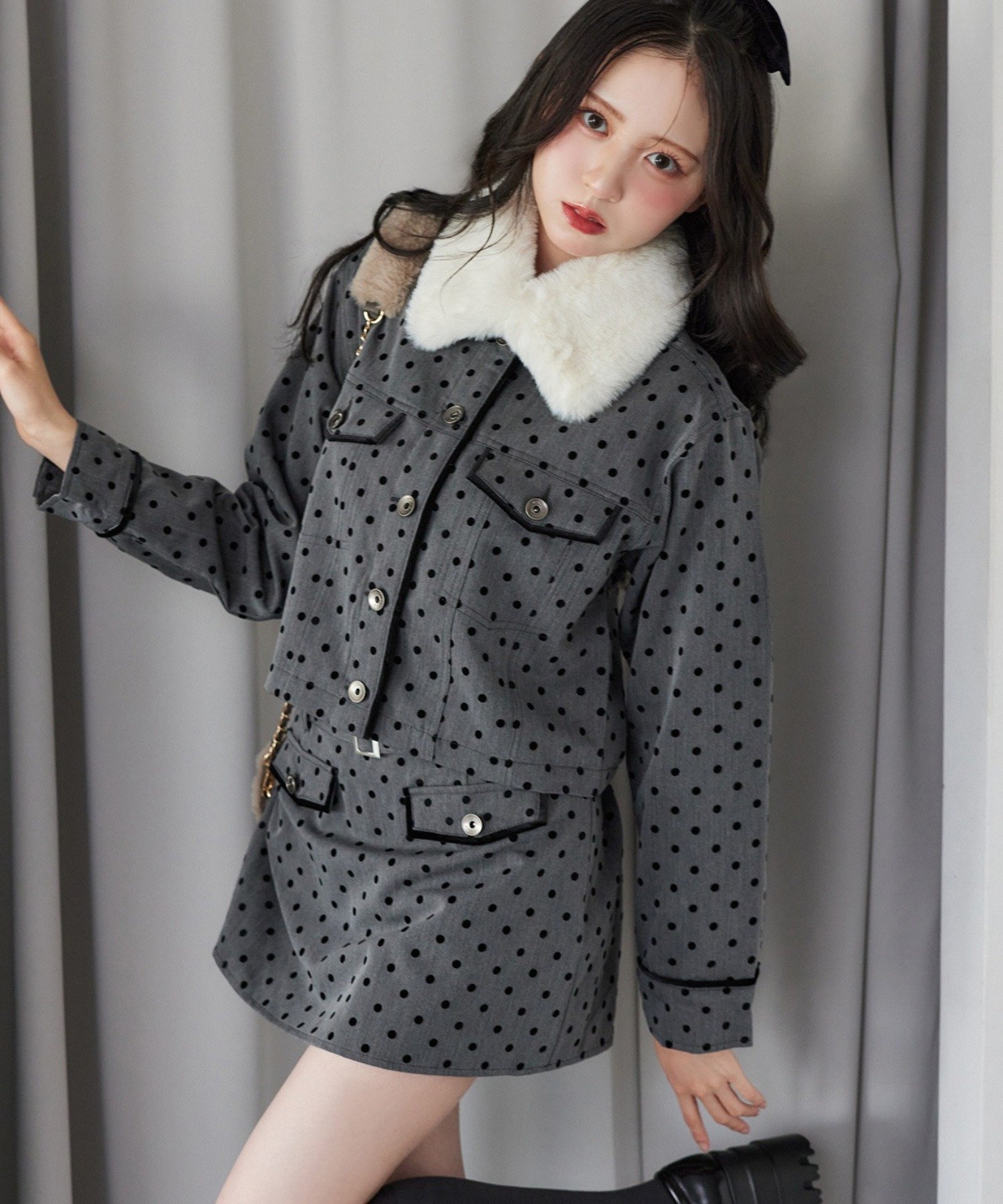【ナイスクラップ/NICE CLAUP】の【PremiumOrder】衿ファー配色ジャケット インテリア・キッズ・メンズ・レディースファッション・服の通販 founy(ファニー) 　ファッション　Fashion　レディースファッション　Fashion for Women　アウター　Coat / Outerwear Collection　レディースジャケット・軽アウター　Jackets　2025年　2025　2025-2026秋冬・A/W　Autumn/Winter 2025–26 AW25–26　おすすめ　Recommended / Our Picks　コンパクト　Compact, Small Size　ショート　Short, Short Length　ジャケット　Jacket, Outerwear　セットアップ　Set-Up, Coordinated Outfit　デニム　Denim, Jeans Material　トレンド　Trend, Trending Now　バランス　Balance, Style Balance　フェイクファー　Faux Fur, Imitation Fur　ミニスカート　Mini Skirt, Short Skirt　羽織　Haori, Light Jacket　ドット|ID: prp329100004638924 ipo3291000000033639236