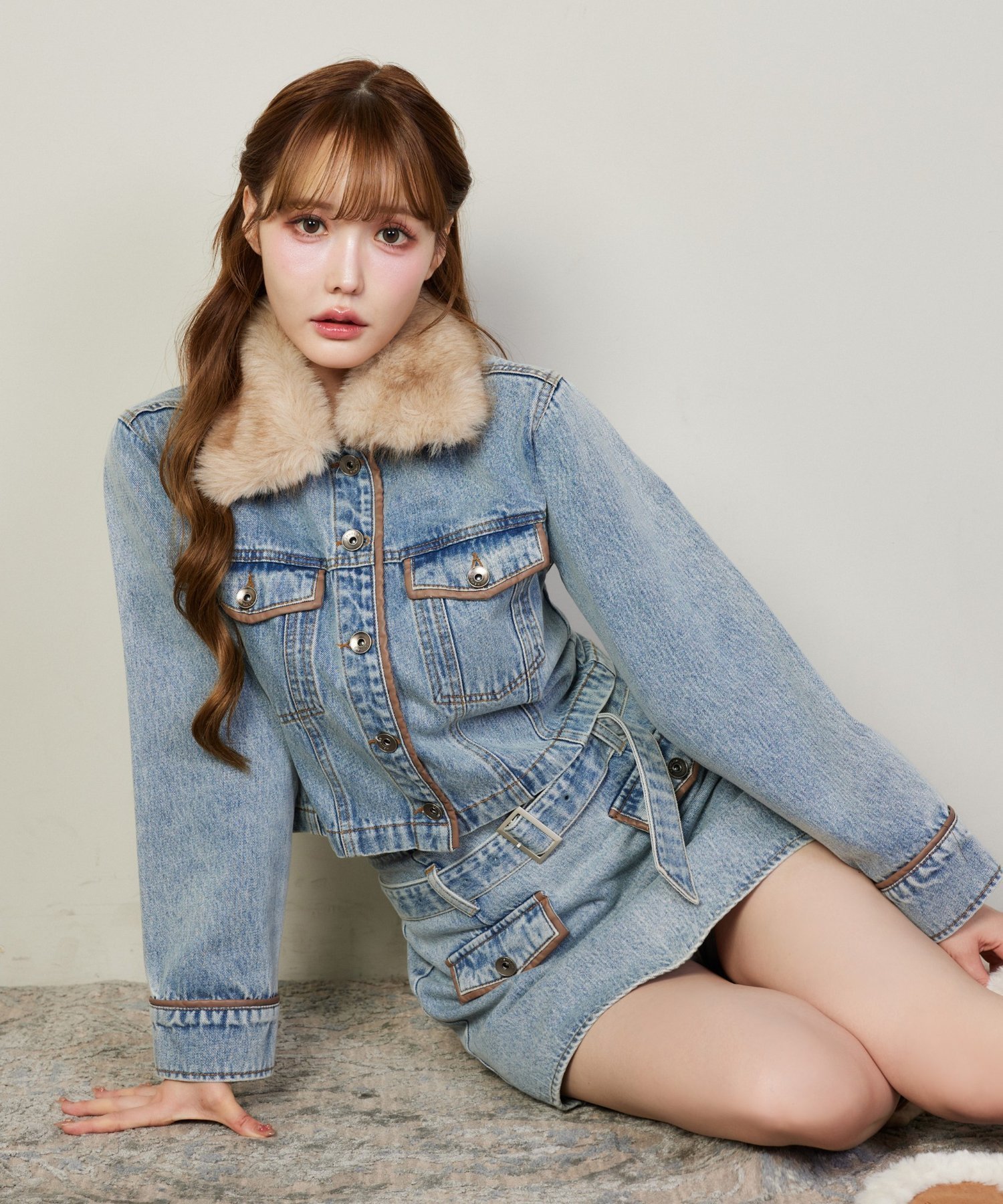 【ナイスクラップ/NICE CLAUP】の【即日発送】衿ファー配色ジャケット 人気、トレンドファッション・服の通販 founy(ファニー) 　ファッション　Fashion　レディースファッション　Fashion for Women　アウター　Coat / Outerwear Collection　レディースジャケット・軽アウター　Jackets　インディゴ　Indigo Denim　コンパクト　Compact, Small Size　ショート　Short, Short Length　ジャケット　Jacket, Outerwear　セットアップ　Set-Up, Coordinated Outfit　デニム　Denim, Jeans Material　トレンド　Trend, Trending Now　バランス　Balance, Style Balance　フェイクファー　Faux Fur, Imitation Fur　ブリーチ　Bleach, Washed Finish　羽織　Haori, Light Jacket　ミニスカート　Mini Skirt, Short Skirt　おすすめ　Recommended / Our Picks　2025年　2025　2025-2026秋冬・A/W　Autumn/Winter 2025–26 AW25–26　 other-1|ID: prp329100004638924 ipo3291000000034498381