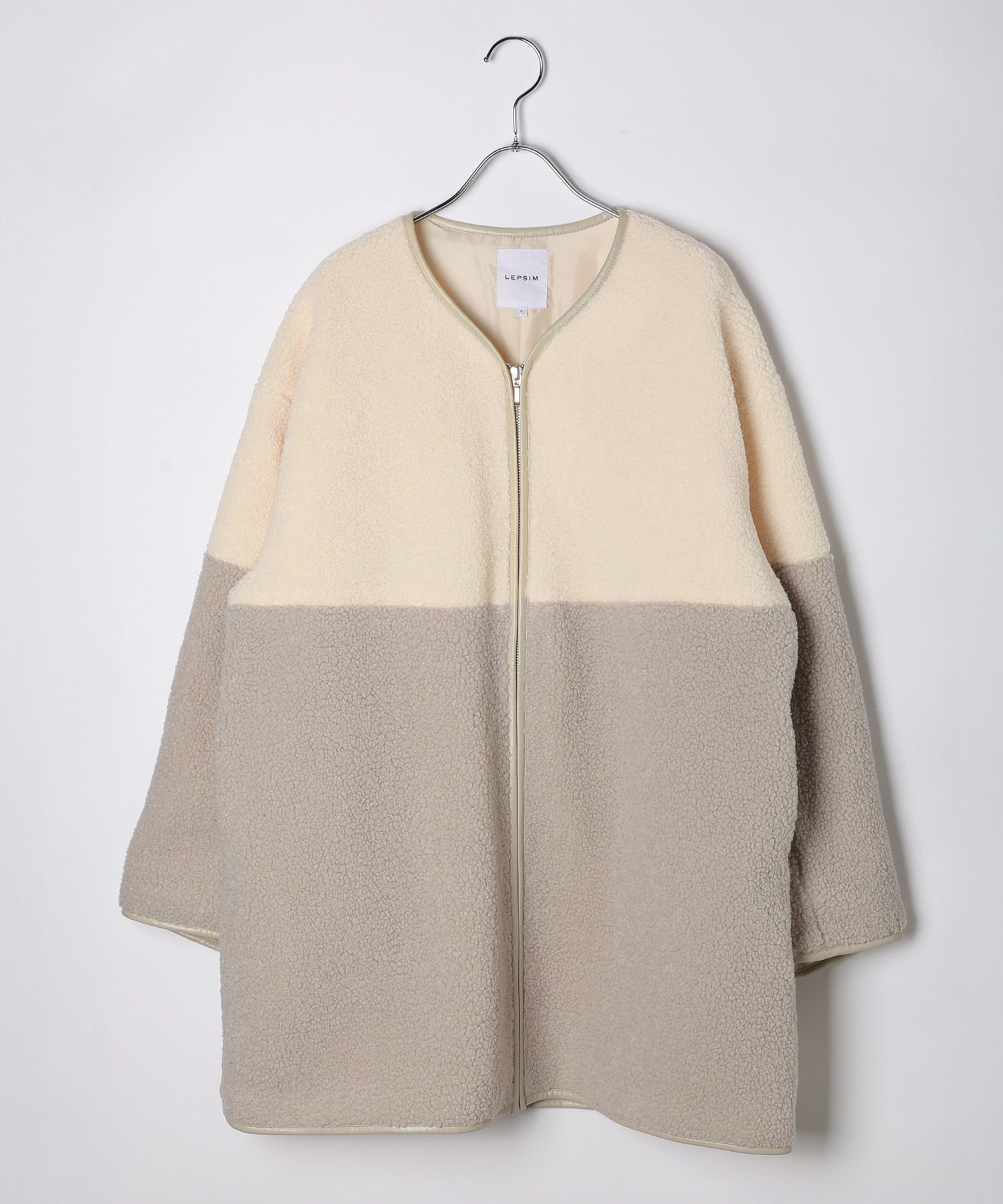 【レプシィム ローリーズファーム/LEPSIM LOWRYS FARM】の切り替えライトボアコート 人気、トレンドファッション・服の通販 founy(ファニー) 　ファッション　Fashion　レディースファッション　Fashion for Women　アウター　Coat / Outerwear Collection　コート・ロングコート・ピーコート　Long Coats, Peacoats & More　ドッキング　Docking, Mixed Material　バランス　Balance, Style Balance　フレア　Flare, Flared　ワイド　Wide, Wide Fit　定番　Standard, Basic Item　 other-1|ID: prp329100004638947 ipo3291000000033670095