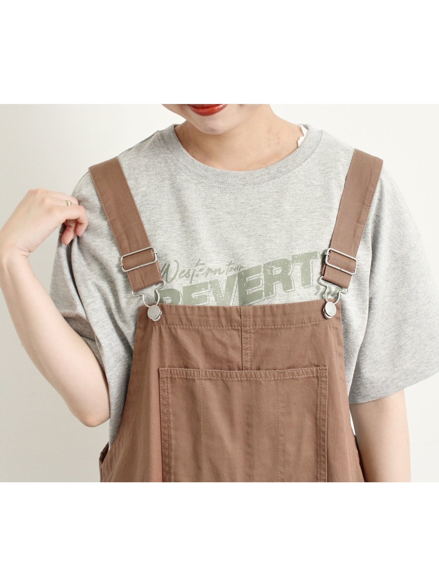 【サマンサモスモス/Samansa Mos2】の接触冷感 バンドモチーフアソートプリントTシャツ インテリア・キッズ・メンズ・レディースファッション・服の通販 founy(ファニー) 　ファッション　Fashion　レディースファッション　Fashion for Women　トップス・カットソー　Cut & Sew Tops　シャツ・ブラウス・オフィスカジュアル　Elegant Blouses & Button-Ups　ロングTシャツ・Tシャツ　Longline T-Shirts & Tees　モチーフ　Motif, Design Theme　グレー|ID: prp329100004639034 ipo3291000000033625129