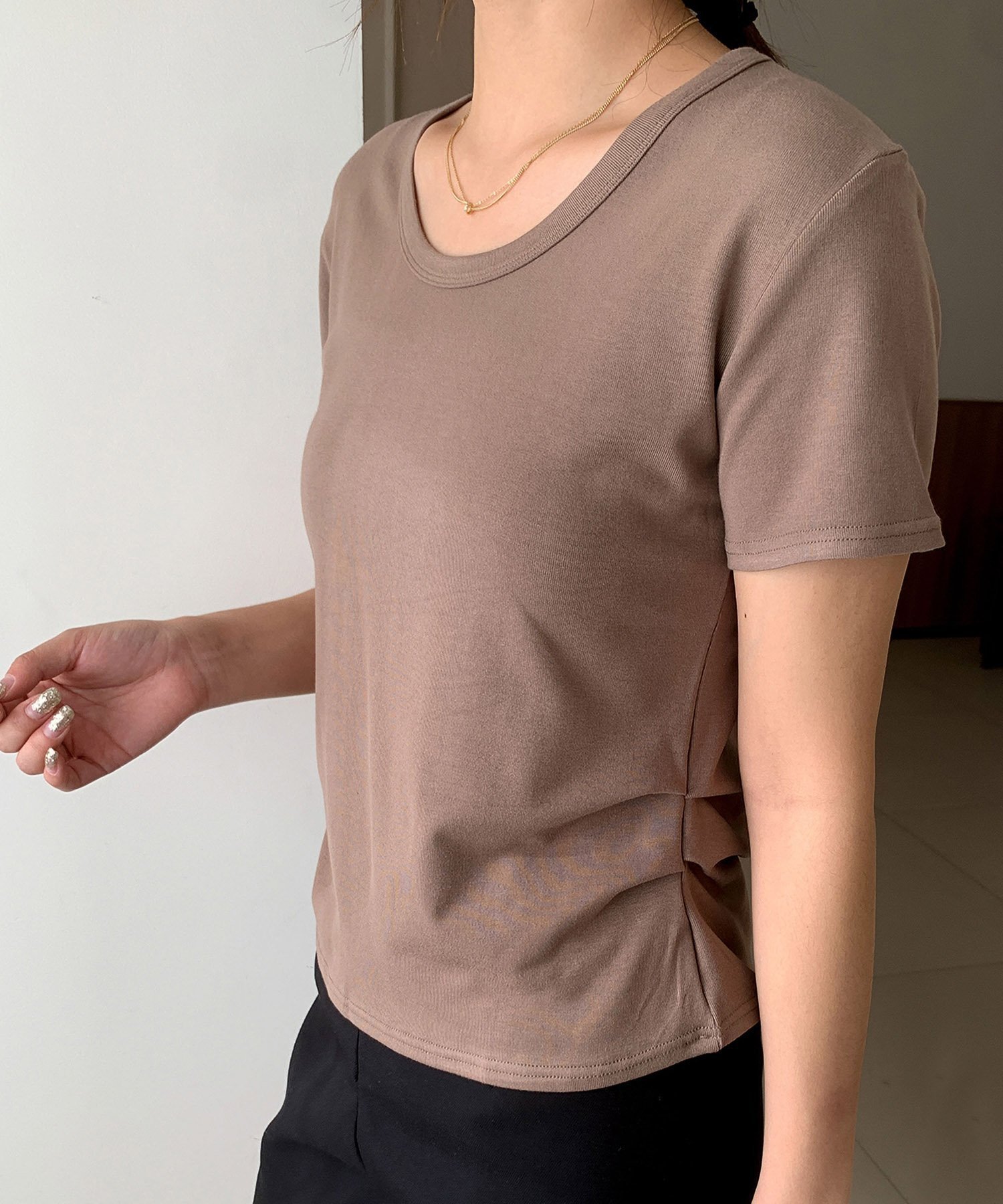 【ガール/GIRL】のサイドタックUネックTシャツ カットソー インテリア・キッズ・メンズ・レディースファッション・服の通販 founy(ファニー) 　ファッション　Fashion　レディースファッション　Fashion for Women　トップス・カットソー　Cut & Sew Tops　シャツ・ブラウス・オフィスカジュアル　Elegant Blouses & Button-Ups　ロングTシャツ・Tシャツ　Longline T-Shirts & Tees　カットソー・ベーシックTシャツ　Cut-and-Sewn Tops / Stretch Tees & Basics　インナー　Innerwear　カットソー　Cut and Sewn Top　シンプル　Simple, Minimal　デコルテ　Décolleté, Neckline　エレガント 上品　Elegant　再入荷　Restock / Back in Stock　MO|ID: prp329100004639052 ipo3291000000033438348