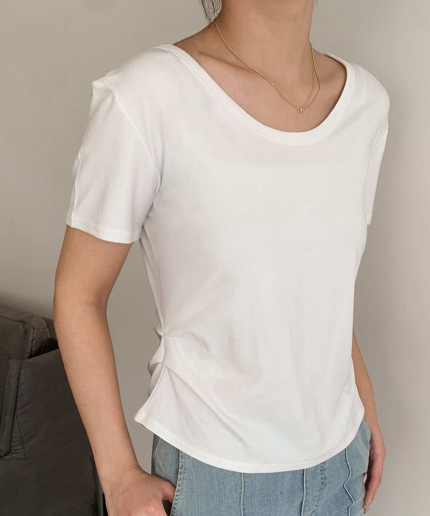 【ガール/GIRL】のサイドタックUネックTシャツ カットソー インテリア・キッズ・メンズ・レディースファッション・服の通販 founy(ファニー) 　ファッション　Fashion　レディースファッション　Fashion for Women　トップス・カットソー　Cut & Sew Tops　シャツ・ブラウス・オフィスカジュアル　Elegant Blouses & Button-Ups　ロングTシャツ・Tシャツ　Longline T-Shirts & Tees　カットソー・ベーシックTシャツ　Cut-and-Sewn Tops / Stretch Tees & Basics　インナー　Innerwear　カットソー　Cut and Sewn Top　シンプル　Simple, Minimal　デコルテ　Décolleté, Neckline　エレガント 上品　Elegant　再入荷　Restock / Back in Stock　WH|ID: prp329100004639052 ipo3291000000033438350