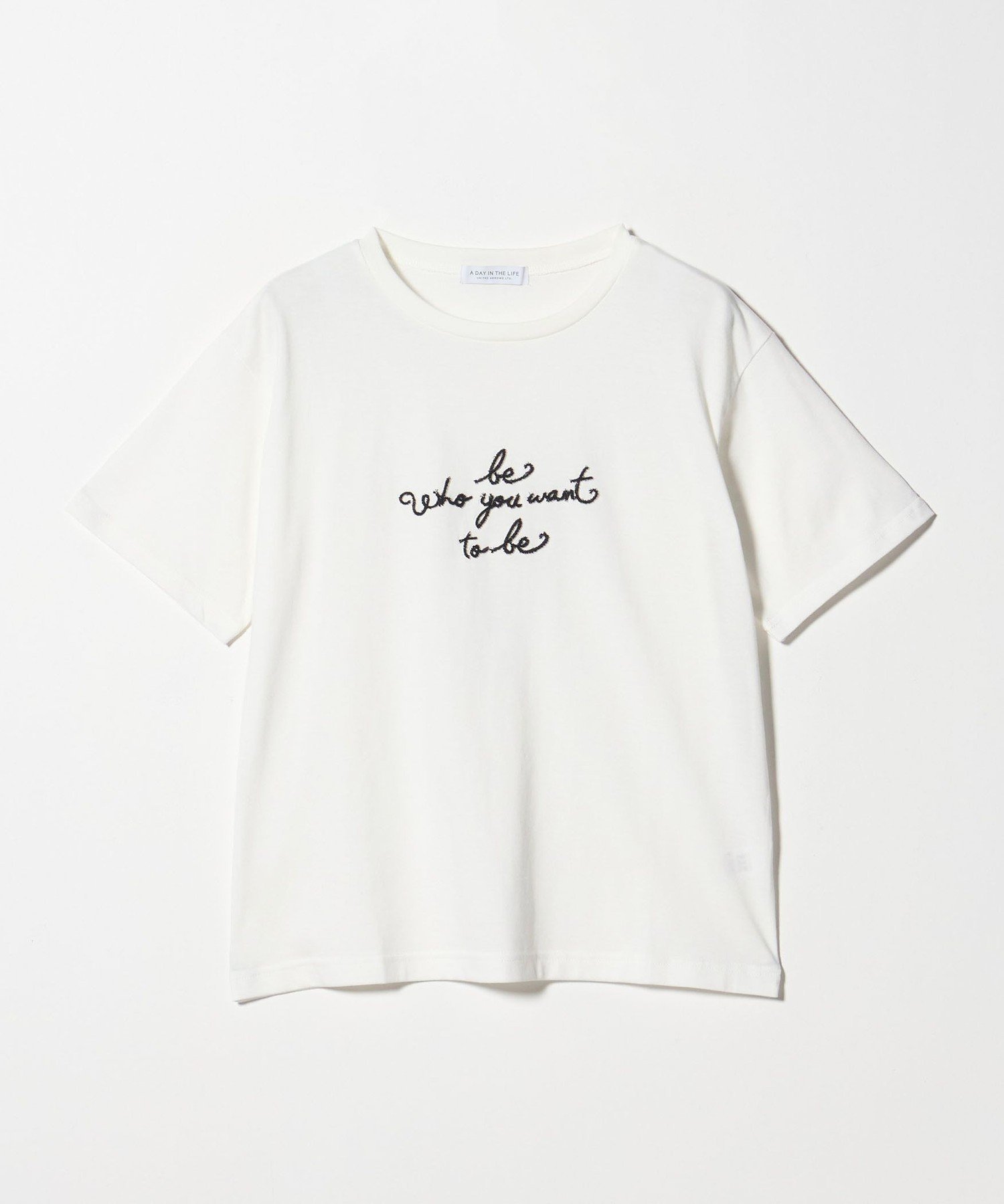 【ユナイテッドアローズ/UNITED ARROWS】のブラッシュ エンブロイダリー Tシャツ A DAY IN THE LIFE インテリア・キッズ・メンズ・レディースファッション・服の通販 founy(ファニー) 　ファッション　Fashion　レディースファッション　Fashion for Women　トップス・カットソー　Cut & Sew Tops　シャツ・ブラウス・オフィスカジュアル　Elegant Blouses & Button-Ups　ロングTシャツ・Tシャツ　Longline T-Shirts & Tees　エンブロイダリー　Embroidery Design　シンプル　Simple, Minimal　スラックス　Slacks, Dress Pants　デニム　Denim, Jeans Material　プリーツ　Pleats, Pleated　OFF WHITE|ID: prp329100004639084 ipo3291000000033438505