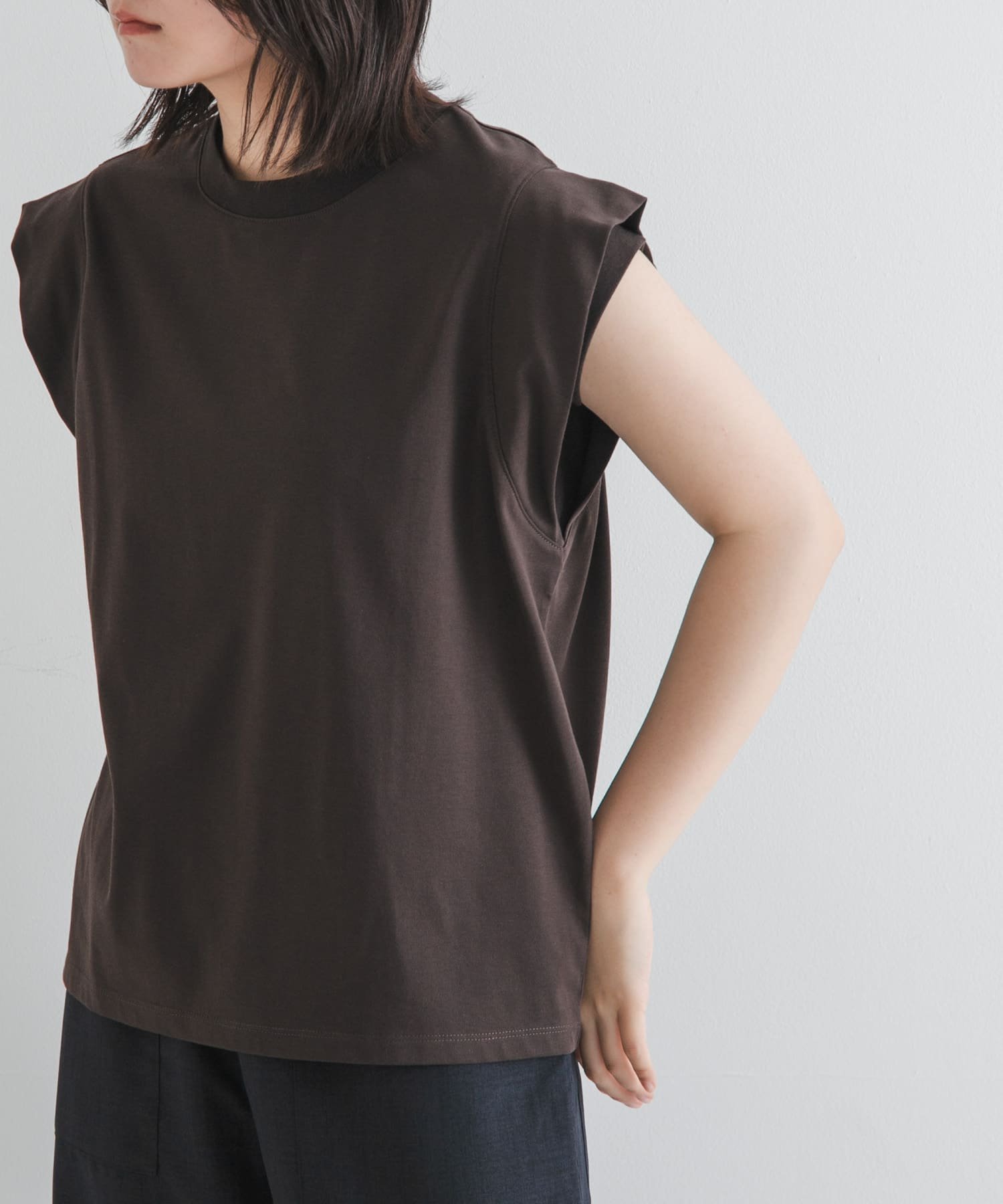 【アーバンリサーチ ドアーズ/URBAN RESEARCH DOORS】のT/Cプレーティング天竺フリルTシャツ インテリア・キッズ・メンズ・レディースファッション・服の通販 founy(ファニー) 　ファッション　Fashion　レディースファッション　Fashion for Women　トップス・カットソー　Cut & Sew Tops　シャツ・ブラウス・オフィスカジュアル　Elegant Blouses & Button-Ups　ロングTシャツ・Tシャツ　Longline T-Shirts & Tees　2025年　2025　2025春夏・S/S　Spring/Summer 2025 SS25　カットソー　Cut and Sewn Top　コンパクト　Compact, Small Size　スリーブ　Sleeve, Long Sleeve / Short Sleeve　ドレープ　Drape, Draping Fabric　フリル　Frill, Ruffle　フレンチ　French, French Style　ボックス　Boxy, Box Shape　ボトム　Bottoms, Lower Wear　吸水　Absorbent, Quick-Dry　夏　Summer　S/S・春夏　SS, Spring/Summer, Warm Season　Dブラウン|ID: prp329100004639091 ipo3291000000033438591