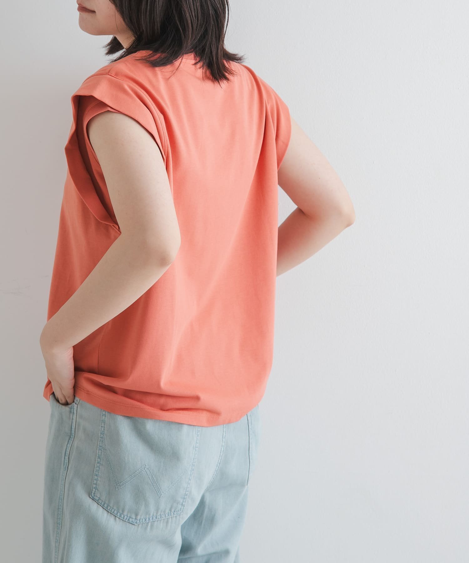 【アーバンリサーチ ドアーズ/URBAN RESEARCH DOORS】のT/Cプレーティング天竺フリルTシャツ インテリア・キッズ・メンズ・レディースファッション・服の通販 founy(ファニー) 　ファッション　Fashion　レディースファッション　Fashion for Women　トップス・カットソー　Cut & Sew Tops　シャツ・ブラウス・オフィスカジュアル　Elegant Blouses & Button-Ups　ロングTシャツ・Tシャツ　Longline T-Shirts & Tees　2025年　2025　2025春夏・S/S　Spring/Summer 2025 SS25　カットソー　Cut and Sewn Top　コンパクト　Compact, Small Size　スリーブ　Sleeve, Long Sleeve / Short Sleeve　ドレープ　Drape, Draping Fabric　フリル　Frill, Ruffle　フレンチ　French, French Style　ボックス　Boxy, Box Shape　ボトム　Bottoms, Lower Wear　吸水　Absorbent, Quick-Dry　夏　Summer　S/S・春夏　SS, Spring/Summer, Warm Season　アプリコット|ID: prp329100004639091 ipo3291000000033438592