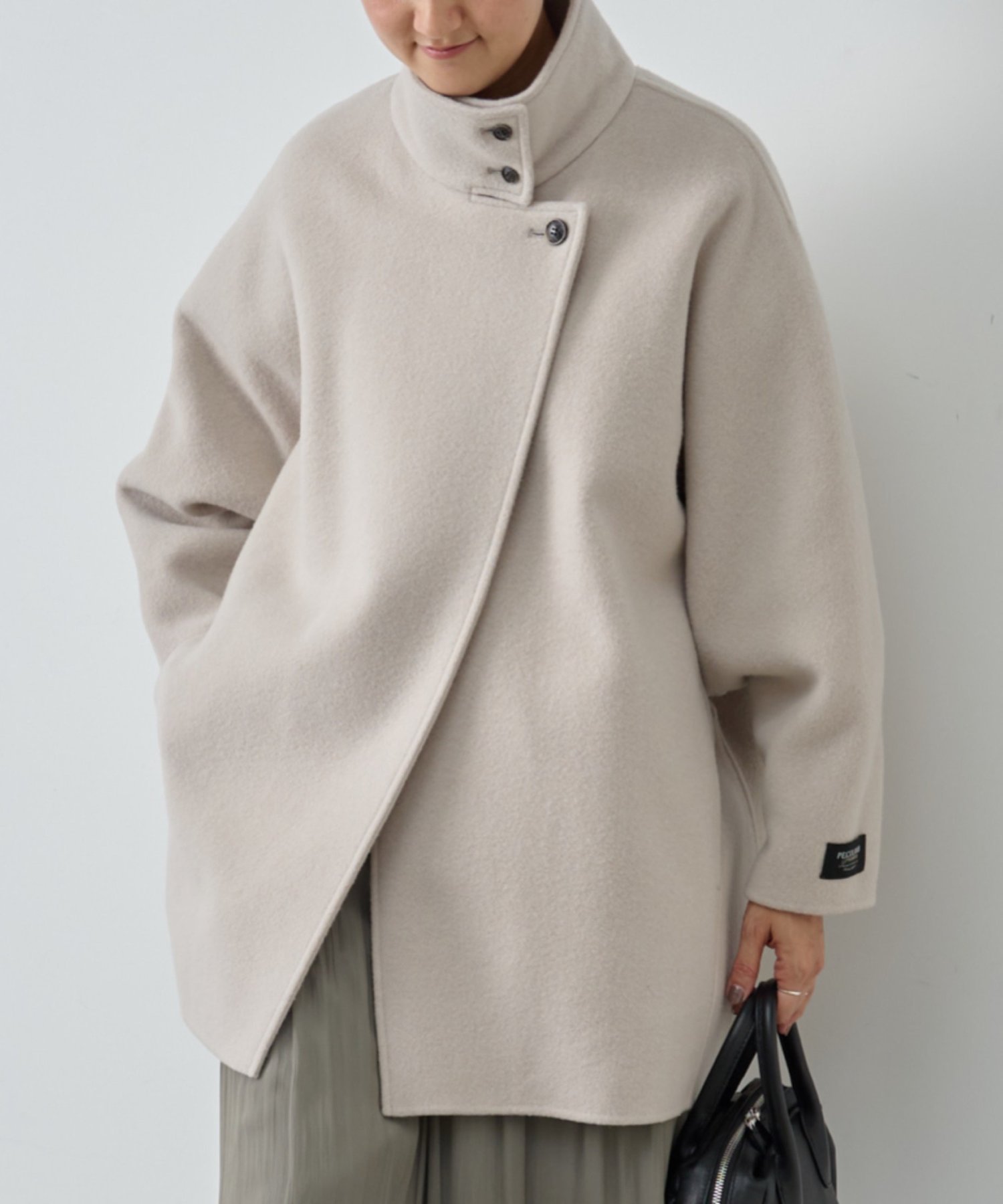 【ビアズリー/BEARDSLEY】のドルマンリバーコート インテリア・キッズ・メンズ・レディースファッション・服の通販 founy(ファニー) 　ファッション　Fashion　レディースファッション　Fashion for Women　アウター　Coat / Outerwear Collection　コート・ロングコート・ピーコート　Long Coats, Peacoats & More　スタンド　Stand Collar, Upright Stand　フロント　Front, Front Design　エレガント 上品　Elegant　ライトグレー|ID: prp329100004639320 ipo3291000000033441939