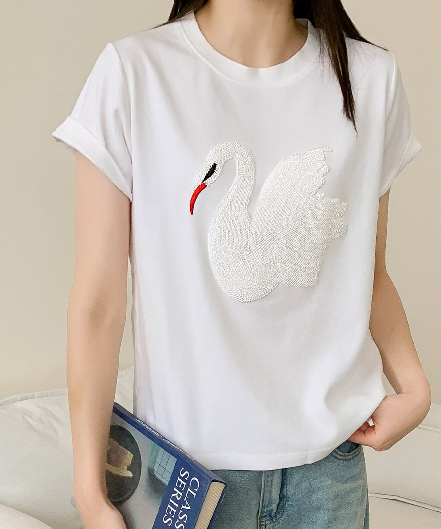 【ガール/GIRL】のスパンコールアニマル刺繍Tシャツ カットソー インテリア・キッズ・メンズ・レディースファッション・服の通販 founy(ファニー) 　ファッション　Fashion　レディースファッション　Fashion for Women　トップス・カットソー　Cut & Sew Tops　シャツ・ブラウス・オフィスカジュアル　Elegant Blouses & Button-Ups　ロングTシャツ・Tシャツ　Longline T-Shirts & Tees　カットソー・ベーシックTシャツ　Cut-and-Sewn Tops / Stretch Tees & Basics　インナー　Innerwear　カットソー　Cut and Sewn Top　カーディガン　Cardigan, Knitwear　シンプル　Simple, Minimal　ジャケット　Jacket, Outerwear　フロント　Front, Front Design　再入荷　Restock / Back in Stock　WH|ID: prp329100004639390 ipo3291000000033442568