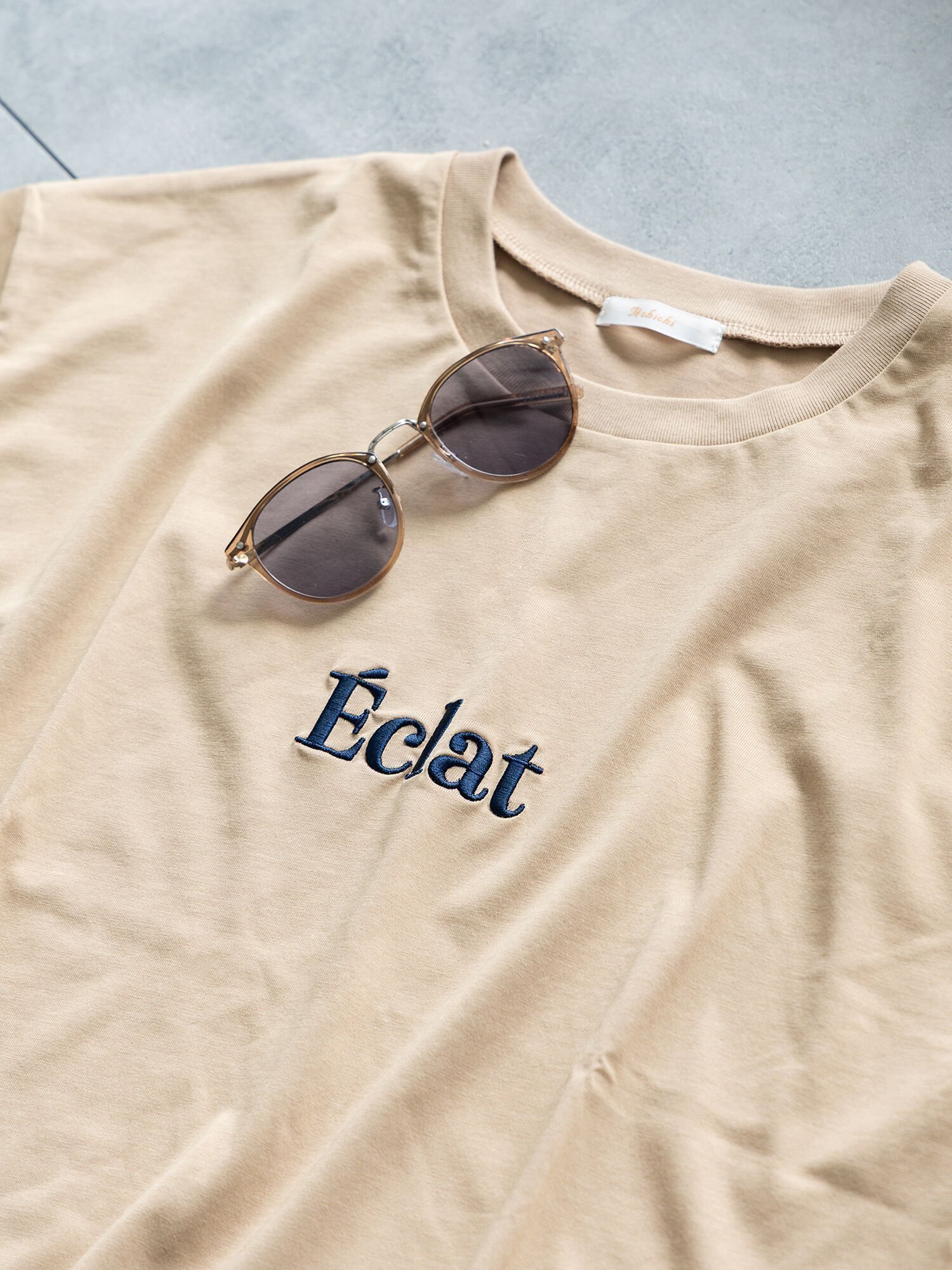 【テチチ/Te chichi】のウレタン刺繍Tシャツ インテリア・キッズ・メンズ・レディースファッション・服の通販 founy(ファニー) 　ファッション　Fashion　レディースファッション　Fashion for Women　トップス・カットソー　Cut & Sew Tops　シャツ・ブラウス・オフィスカジュアル　Elegant Blouses & Button-Ups　ロングTシャツ・Tシャツ　Longline T-Shirts & Tees　シンプル　Simple, Minimal　ラウンド　Round, Round Neck　定番　Standard, Basic Item　ベージュ|ID: prp329100004639497 ipo3291000000033443617