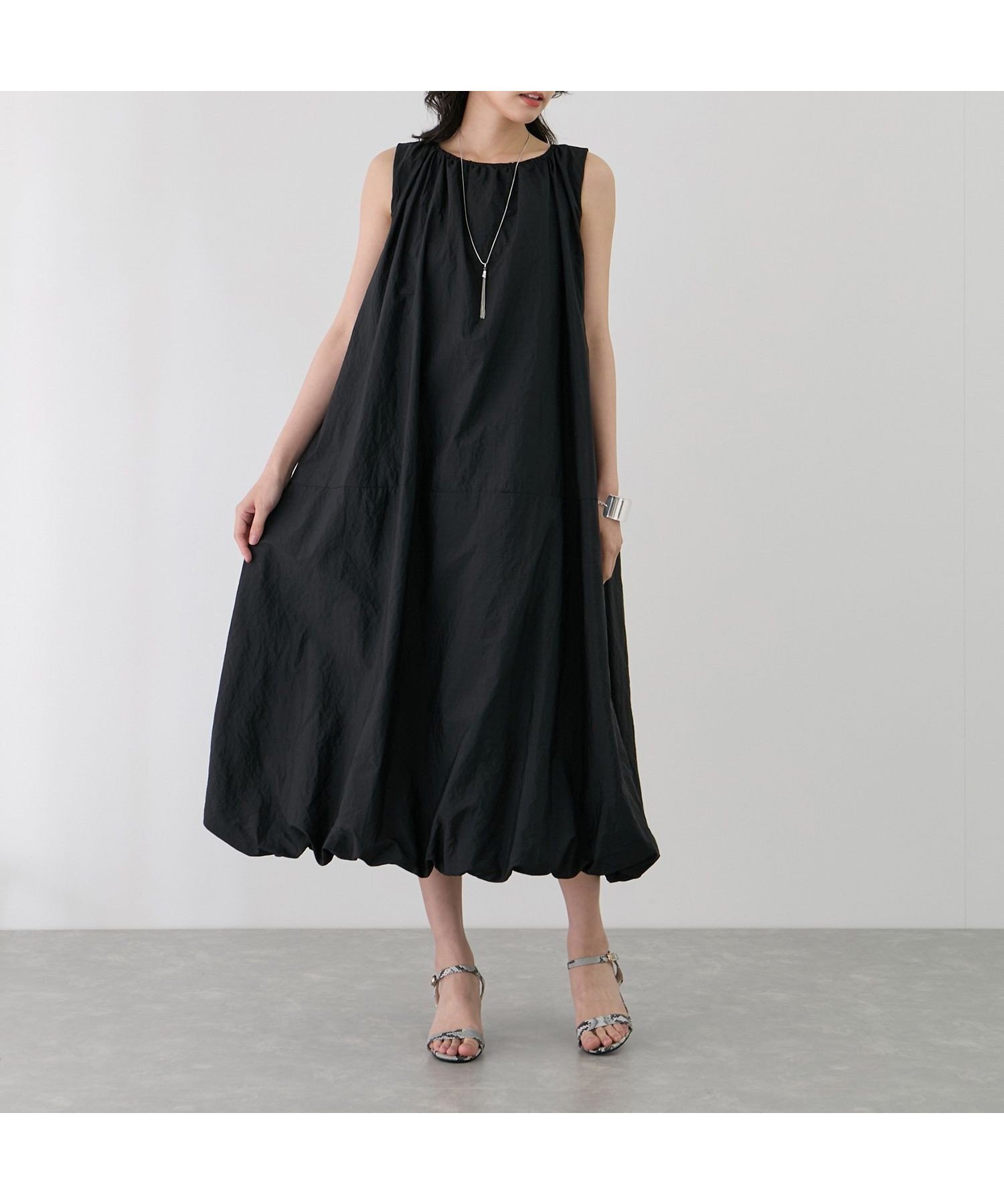 【ジャイロ/JAYRO】のノースリーブバルーンワンピース インテリア・キッズ・メンズ・レディースファッション・服の通販 founy(ファニー) 　ファッション　Fashion　レディースファッション　Fashion for Women　ワンピース　Dresses　アクセサリー　Fashion Accessories　春　Spring　ギャザー　Gathered, Ruffled　シンプル　Simple, Minimal　ジャケット　Jacket, Outerwear　デニム　Denim, Jeans Material　トレンド　Trend, Trending Now　ノースリーブ　Sleeveless, No-Sleeve　バルーン　Balloon, Balloon Silhouette　フォルム　Silhouette, Form　ポケット　Pocket, Pocket Detail　無地　Plain, Solid Color　ロング　Long, Long-Length　S/S・春夏　SS, Spring/Summer, Warm Season　おすすめ　Recommended / Our Picks　夏　Summer　旅行　Travel　ブラック(01)|ID: prp329100004639566 ipo3291000000033444014