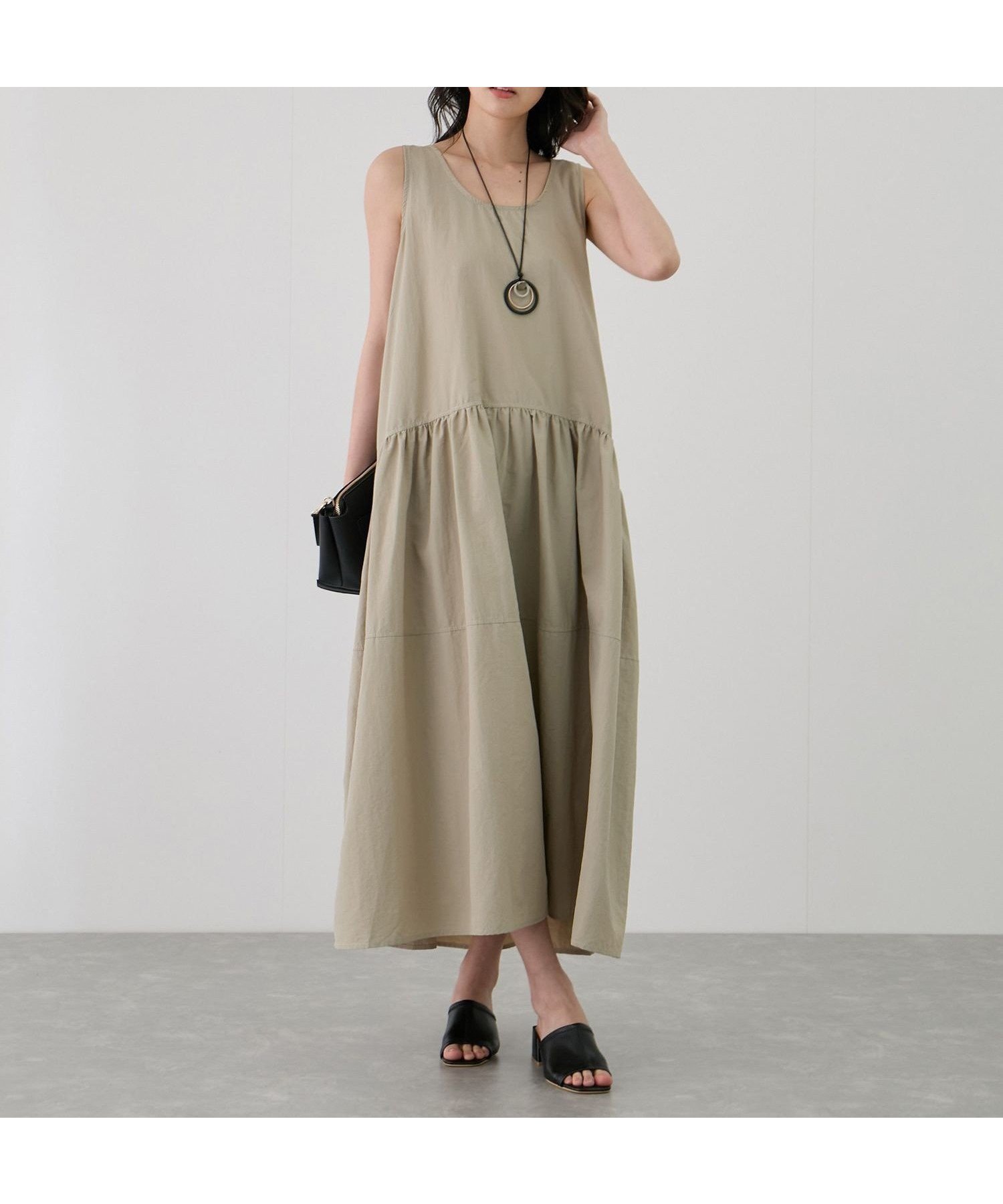 【ジャイロ/JAYRO】のギャザー切り替えワンピース インテリア・キッズ・メンズ・レディースファッション・服の通販 founy(ファニー) 　ファッション　Fashion　レディースファッション　Fashion for Women　ワンピース　Dresses　アクセサリー　Fashion Accessories　春　Spring　ギャザー　Gathered, Ruffled　ティアードワンピース　Tiered Dress, Flared Dress　デコルテ　Décolleté, Neckline　デニム　Denim, Jeans Material　ノースリーブ　Sleeveless, No-Sleeve　ポケット　Pocket, Pocket Detail　楽ちん　Easy Fit, Comfortable　S/S・春夏　SS, Spring/Summer, Warm Season　おすすめ　Recommended / Our Picks　夏　Summer　旅行　Travel　ベージュ(27)|ID: prp329100004639569 ipo3291000000033444028