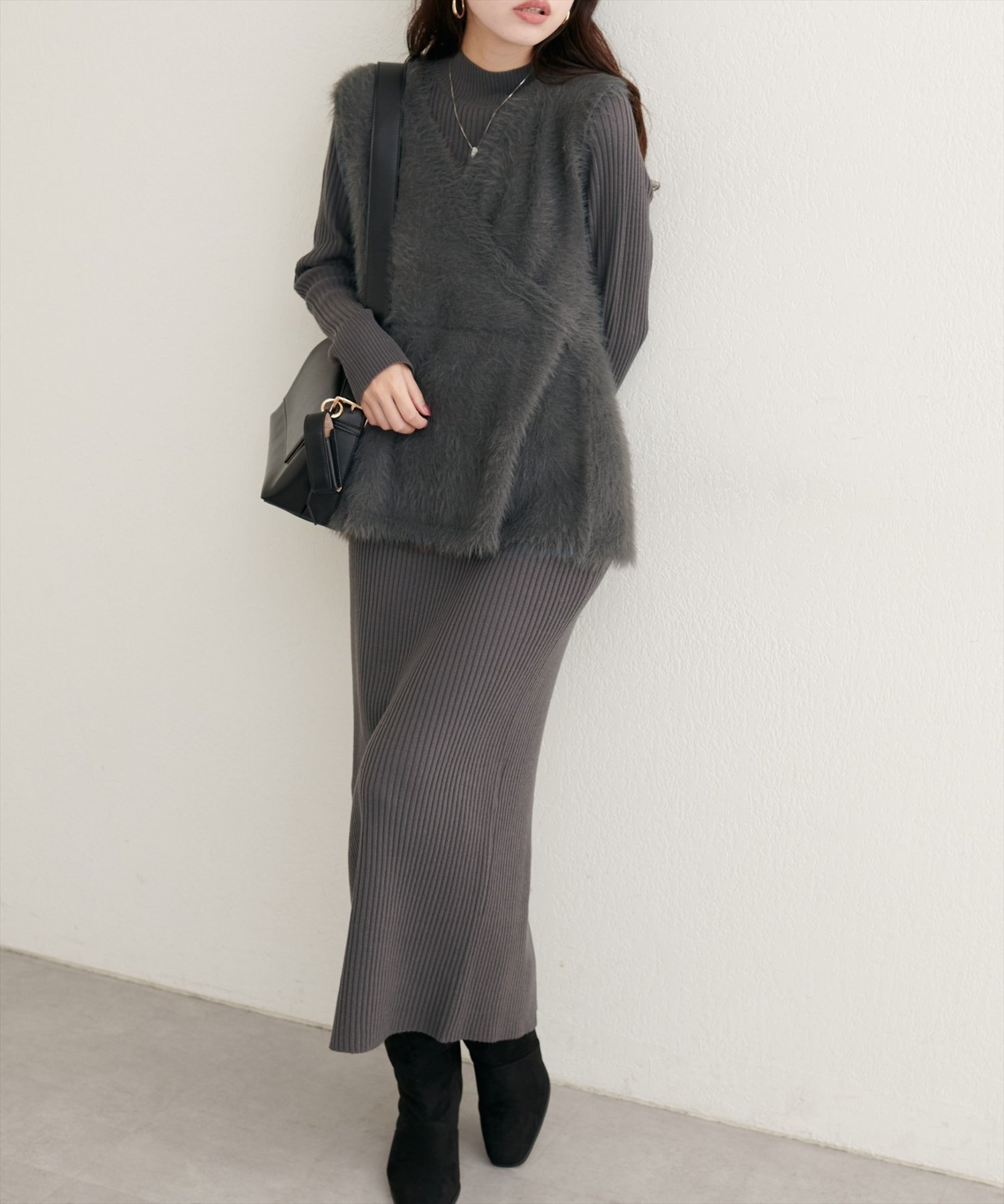 【ナチュラルクチュール/natural couture】のフェザーペプラムベスト+リブタイトワンピースSET インテリア・キッズ・メンズ・レディースファッション・服の通販 founy(ファニー) ファッション Fashion レディースファッション Fashion for Women アウター Coat / Outerwear Collection アクセサリー Fashion Accessories イヤリング Earrings シンプル Simple, Minimal スニーカー Sneakers, Trainers スリット Slit, Slit Detail ダウン Down, Puffer なめらか Smooth, Silky Texture ネックレス Necklace, Pendant Necklace フィット Fit, Slim Fit フェザー Feather, Feather Detail ベスト Vest, Waistcoat ペプラム Peplum, Flared Hem 再入荷 Restock / Back in Stock おすすめ Recommended / Our Picks エレガント 上品 Elegant 2025年 2025 2025-2026秋冬・A/W Autumn/Winter 2025–26 AW25–26 チャコールグレー|ID: prp329100004639692 ipo3291000000034371265