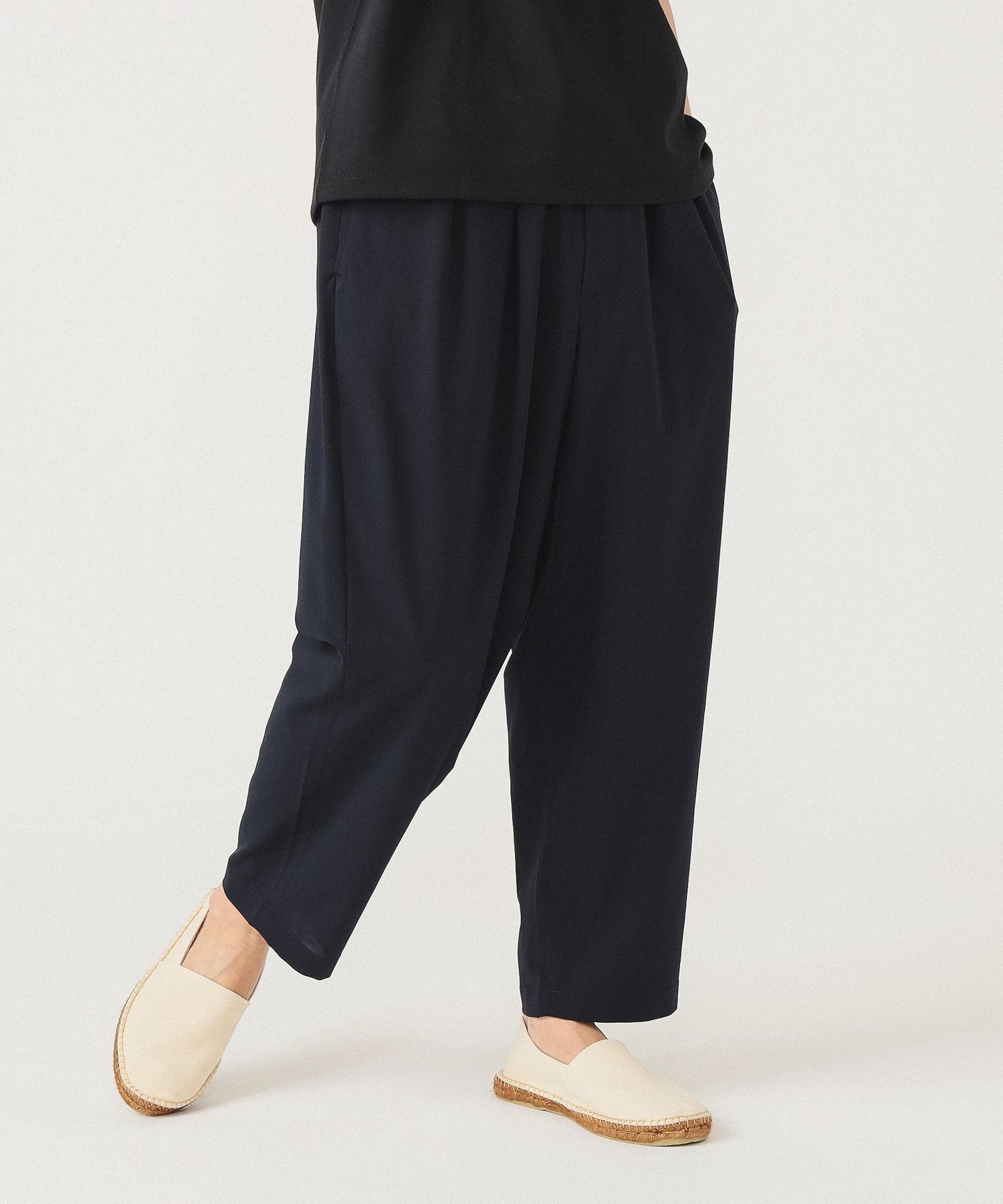 【ビームス/BEAMS / MEN】の【吸水速乾】【洗濯機洗い可】ドライ 2プリーツ イージーパンツ 25SS ドライタッチ ワイドパンツ インテリア・キッズ・メンズ・レディースファッション・服の通販 founy(ファニー) 　ファッション　Fashion　メンズファッション　Fashion for Men　ボトムス　Bottoms　2025年　2025　2025春夏・S/S　Spring/Summer 2025 SS25　アンクル　Ankle-Length Design　シャーリング　Shirring, Ruched　テーパード　Tapered, Tapered Pants　ドローコード　Drawcord, Drawstring Cord　フィット　Fit, Slim Fit　プリーツ　Pleats, Pleated　ワイド　Wide, Wide Fit　吸水　Absorbent, Quick-Dry　NAVY|ID: prp329100004639927 ipo3291000000033448026