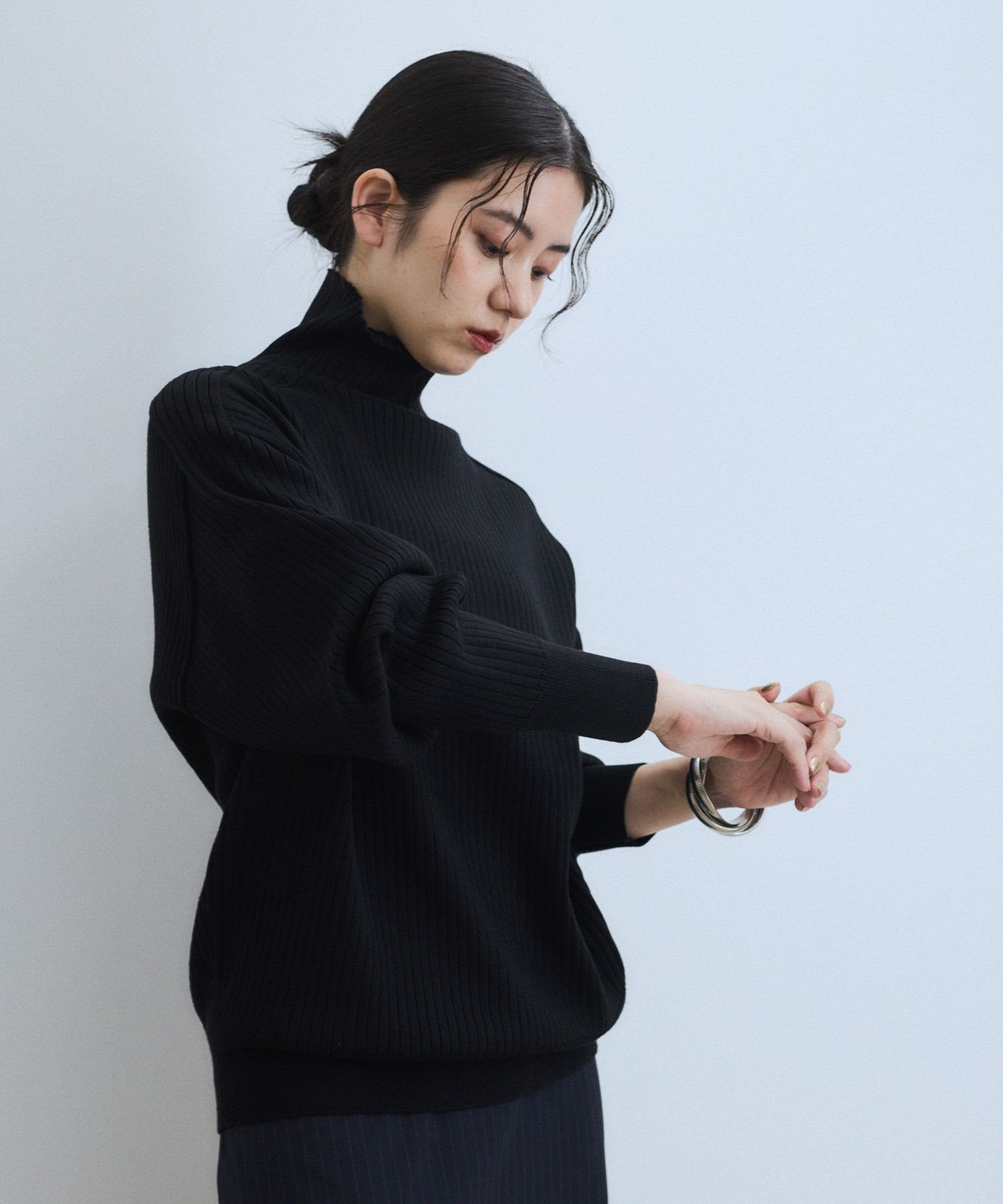 【アダム エ ロペ/ADAM ET ROPE'】の【WEB限定】・【定番人気】WOOL混リブタートルニット インテリア・キッズ・メンズ・レディースファッション・服の通販 founy(ファニー) 　ファッション　Fashion　レディースファッション　Fashion for Women　トップス・カットソー　Cut & Sew Tops　ニット　Knit Tops & Sweaters　ウォッシャブル　Machine Washable　今季　This Season, Current Season　ショート　Short, Short Length　タートルネック　Turtleneck, High Neck　デニム　Denim, Jeans Material　定番　Standard, Basic Item　人気　Popular, Best Seller　ボトム　Bottoms, Lower Wear　ミニスカート　Mini Skirt, Short Skirt　ロング　Long, Long-Length　ワイド　Wide, Wide Fit　ワイドリブ　Wide Rib, Wide Ribbed Knit　A/W・秋冬　Autumn/Winter　おすすめ　Recommended / Our Picks　2026年　2026　ブラック(01)|ID: prp329100004639928 ipo3291000000034450882