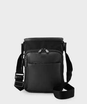 【タケオキクチ/TAKEO KIKUCHI / MEN】の【撥水機能】 CORDLEYスマートショルダー 人気、トレンドファッション・服の通販 founy(ファニー) ファッション Fashion メンズファッション Fashion for Men コレクション Collection, Seasonal Line コーティング Coating, Coated Finish 傘 Umbrella, Parasol 軽量 Lightweight, Ultra Light サッカー Seersucker, Summer Fabric ショルダー Shoulder, Shoulder Strap スタイリッシュ Stylish, Fashionable スポーツ Sports, Activewear 財布 Wallet, Purse チャーム Charm, Pendant トレンド Trend, Trending Now 定番 Standard, Basic Item ポケット Pocket, Pocket Detail 犬 Dog エレガント 上品 Elegant ビジネス 仕事 通勤 Business / Work / Commuting |ID:prp329100004640032