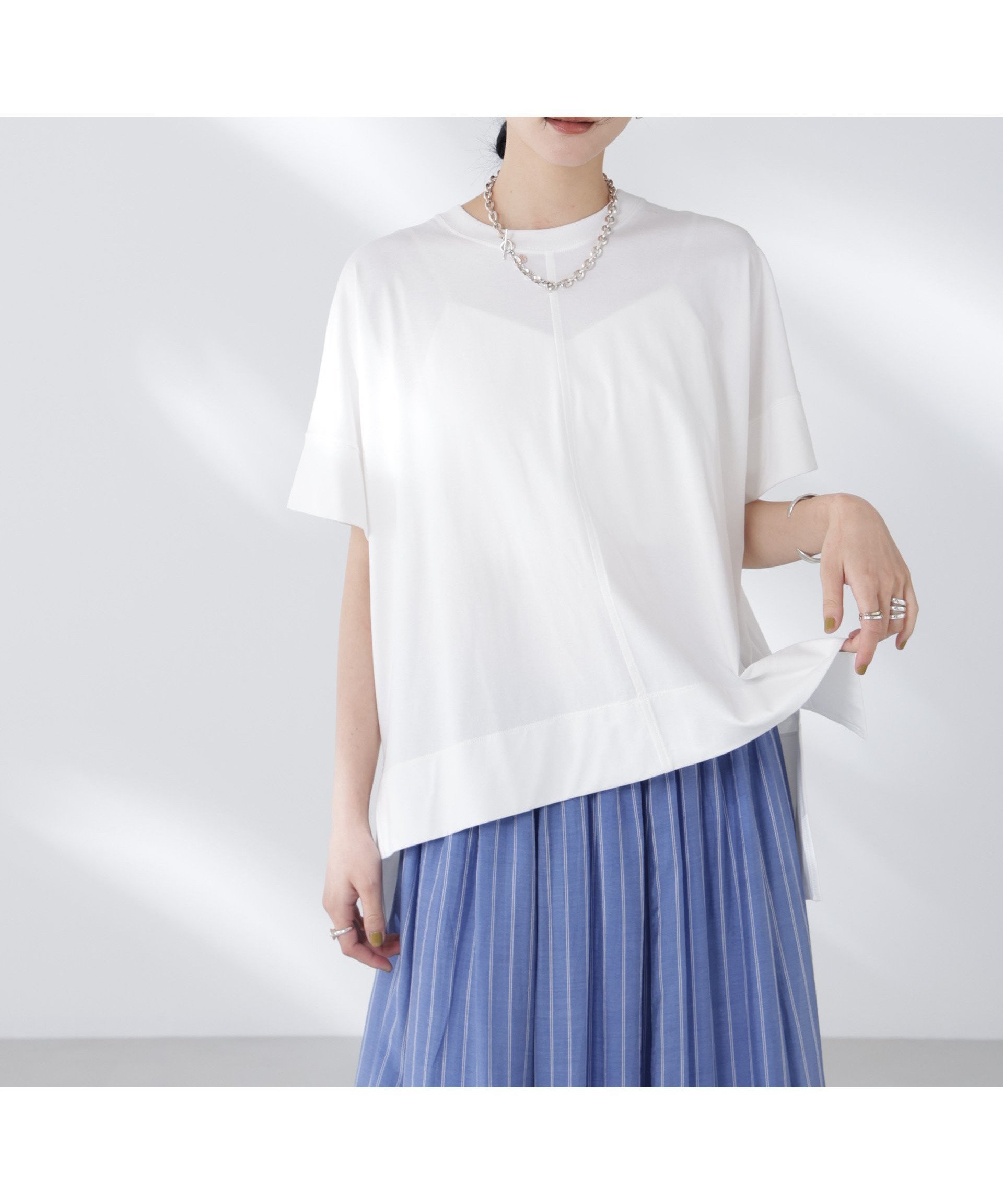 【ナノ ユニバース/nano universe】のNANOFINE強撚コットンワイドTシャツ インテリア・キッズ・メンズ・レディースファッション・服の通販 founy(ファニー) 　ファッション　Fashion　レディースファッション　Fashion for Women　トップス・カットソー　Cut & Sew Tops　シャツ・ブラウス・オフィスカジュアル　Elegant Blouses & Button-Ups　ロングTシャツ・Tシャツ　Longline T-Shirts & Tees　インナー　Innerwear　シンプル　Simple, Minimal　ジャケット　Jacket, Outerwear　スリット　Slit, Slit Detail　ベーシック　Basic, Essential　半袖　Short Sleeve, Half Sleeve　無地　Plain, Solid Color　ワイド　Wide, Wide Fit　日本製　Made In Japan　夏　Summer　2025年　2025　2025-2026秋冬・A/W　Autumn/Winter 2025–26 AW25–26　ホワイト|ID: prp329100004640285 ipo3291000000033453275