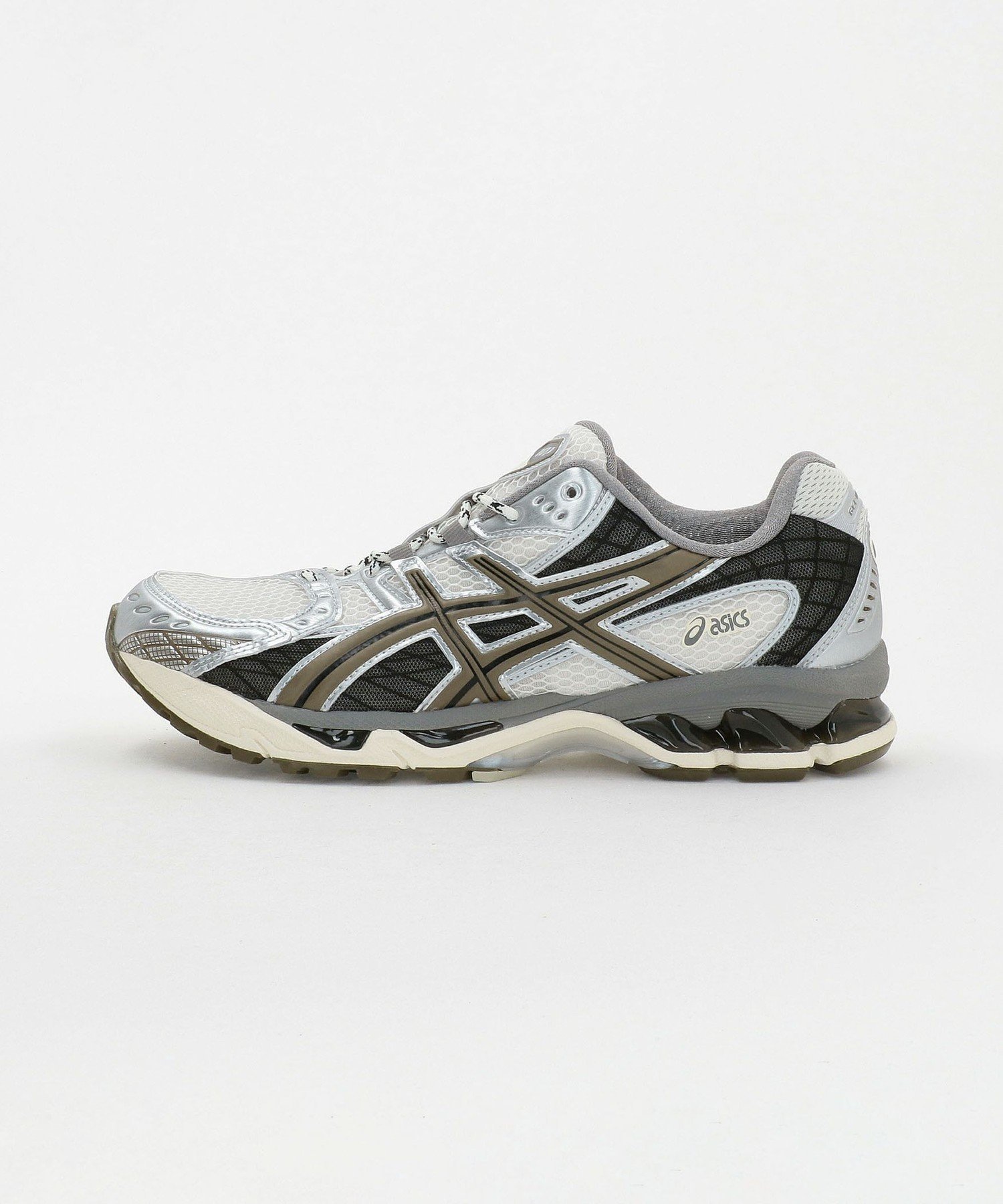 【ユナイテッドアローズ/UNITED ARROWS / MEN】のasics GEL-NIMBUS 10.1 107/スニーカー インテリア・キッズ・メンズ・レディースファッション・服の通販 founy(ファニー) 　ファッション　Fashion　メンズファッション　Fashion for Men　シューズ・靴　Shoes　スニーカー / カジュアルにもスポーティにも　Sneakers & Trainers　アシンメトリー　Asymmetrical Style　シューズ　Shoes, Footwear　スニーカー　Sneakers, Trainers　スポーツ　Sports, Activewear　フォーム　Form　メッシュ　Mesh, Net Fabric　BEIGE|ID: prp329100004640303 ipo3291000000033453526