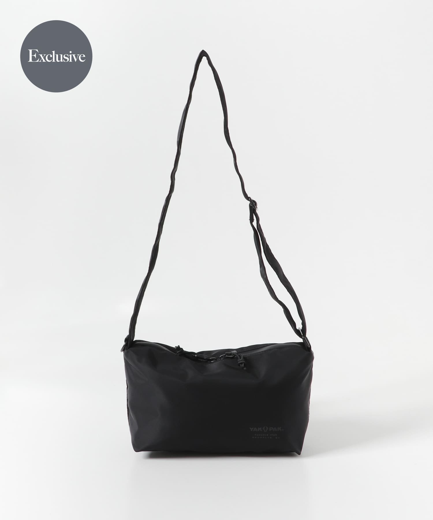 【アーバンリサーチ ドアーズ/URBAN RESEARCH DOORS / MEN】の『別注』YAKPAK*DOORS SHOULDER BAG S インテリア・キッズ・メンズ・レディースファッション・服の通販 founy(ファニー) 　ファッション　Fashion　メンズファッション　Fashion for Men　バッグ　Bags　ニューヨーク　New York, NYC Style　人気　Popular, Best Seller　別注　Limited Edition, Custom Order　モチーフ　Motif, Design Theme　ラップ　Wrap, Wrap Design　A/W・秋冬　Autumn/Winter　冬　Winter / This Winter　2025年　2025　2025-2026秋冬・A/W　Autumn/Winter 2025–26 AW25–26　BLACK|ID: prp329100004640319 ipo3291000000033453885